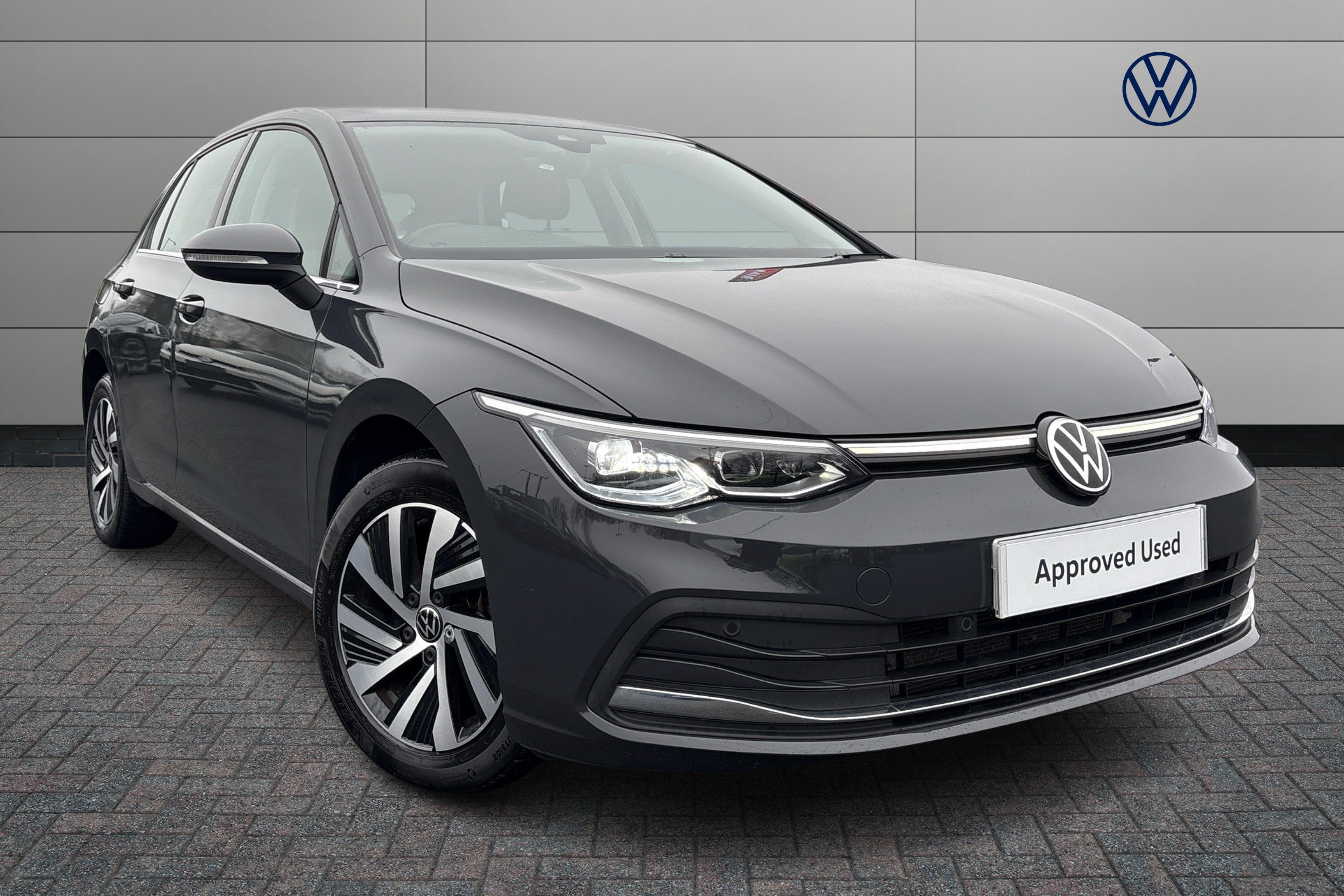 Main listing image - Volkswagen Golf