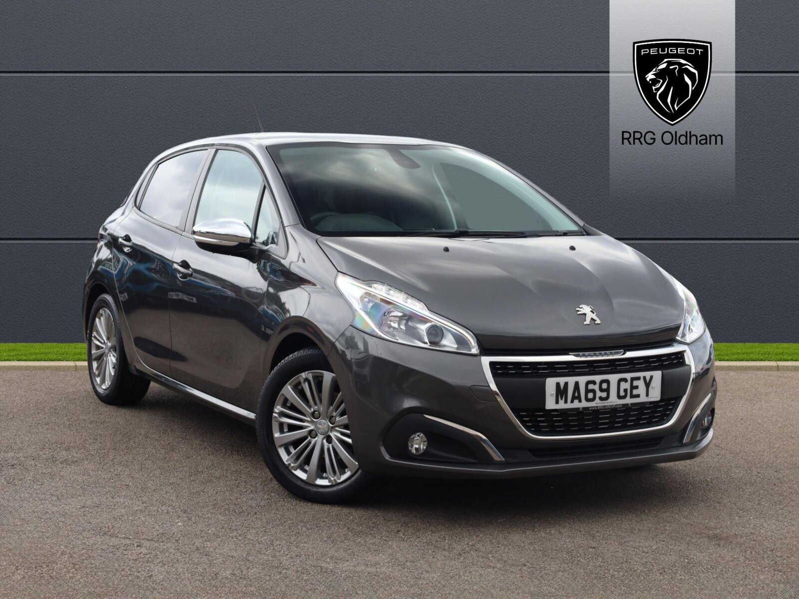 Main listing image - Peugeot 208