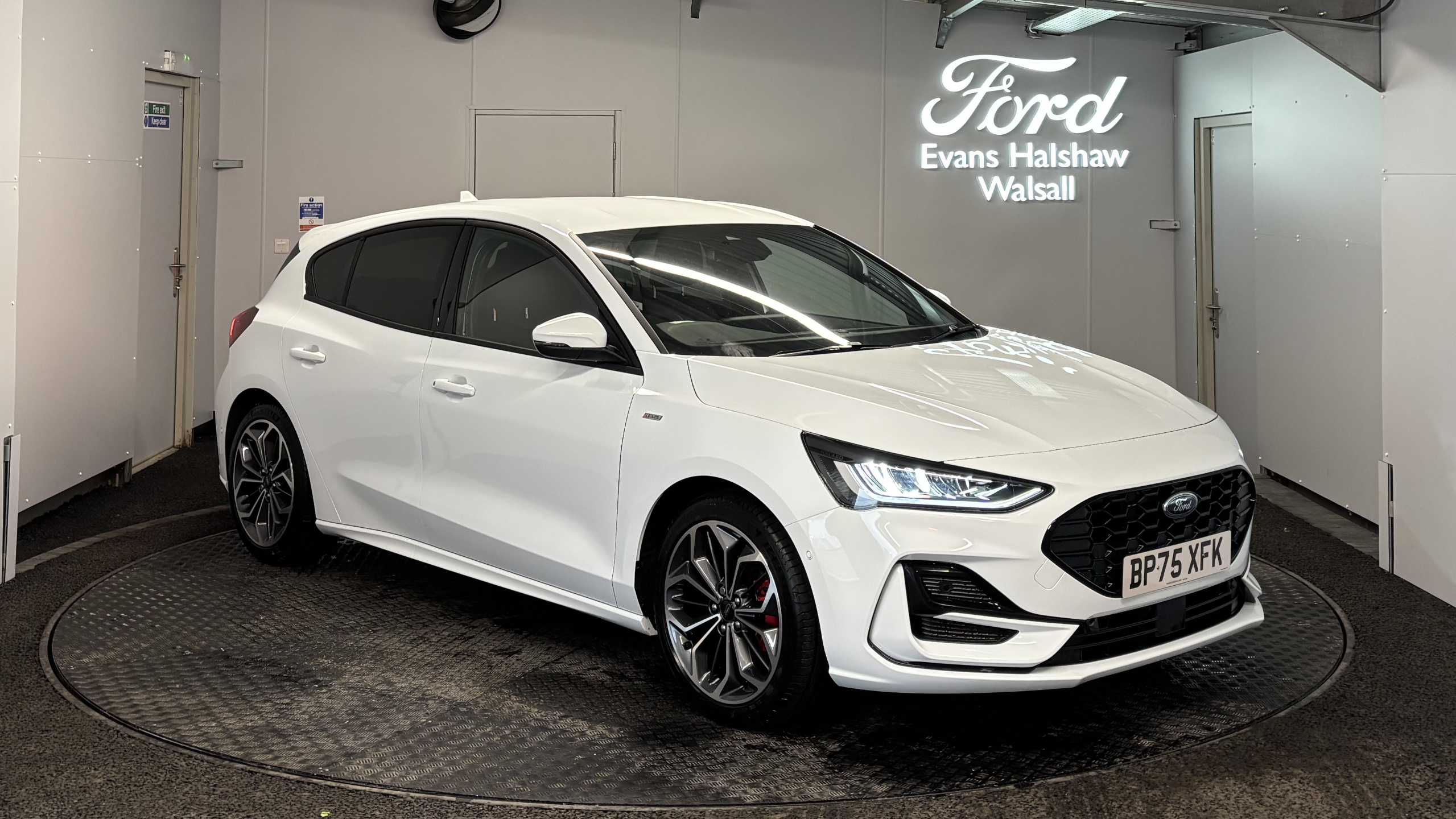 Main listing image - Ford Focus