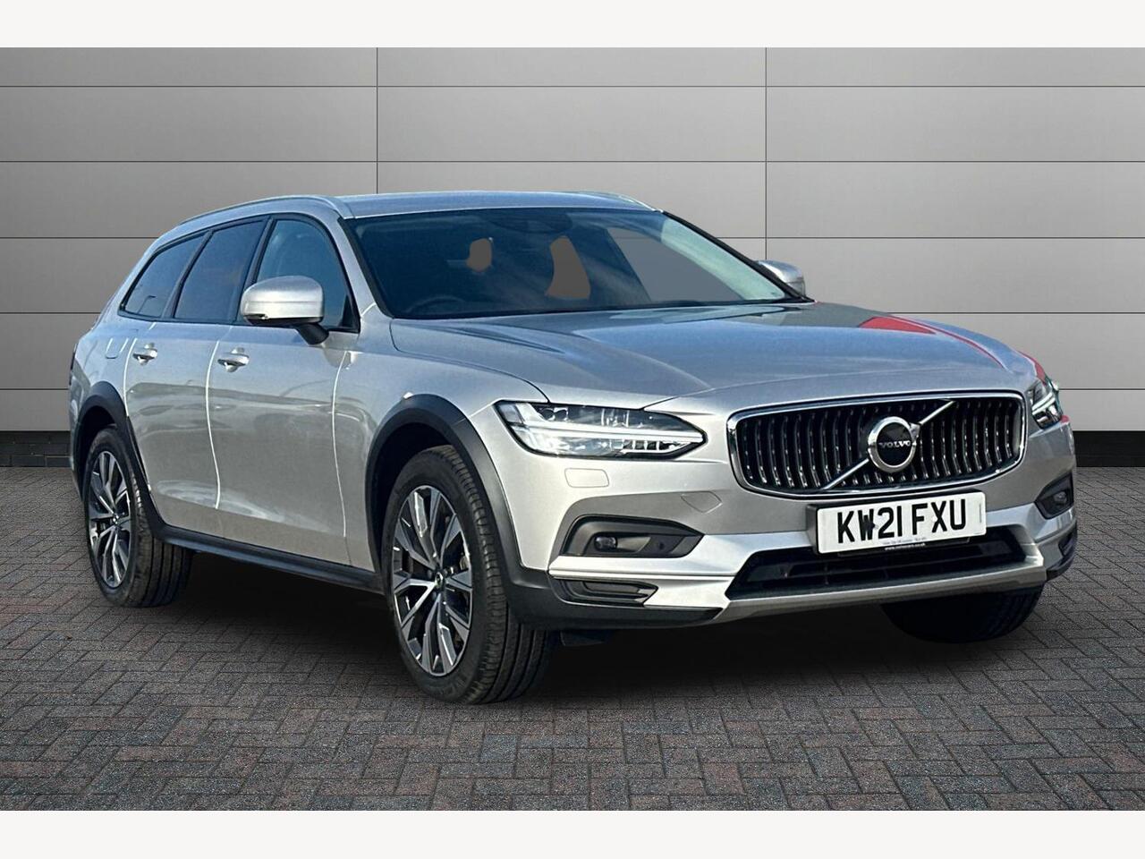 Main listing image - Volvo V90 Cross Country