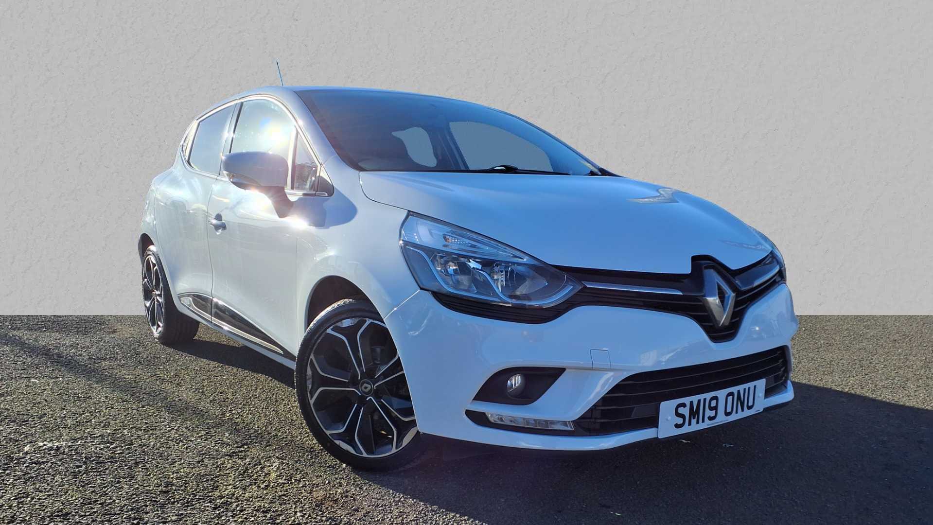 Main listing image - Renault Clio