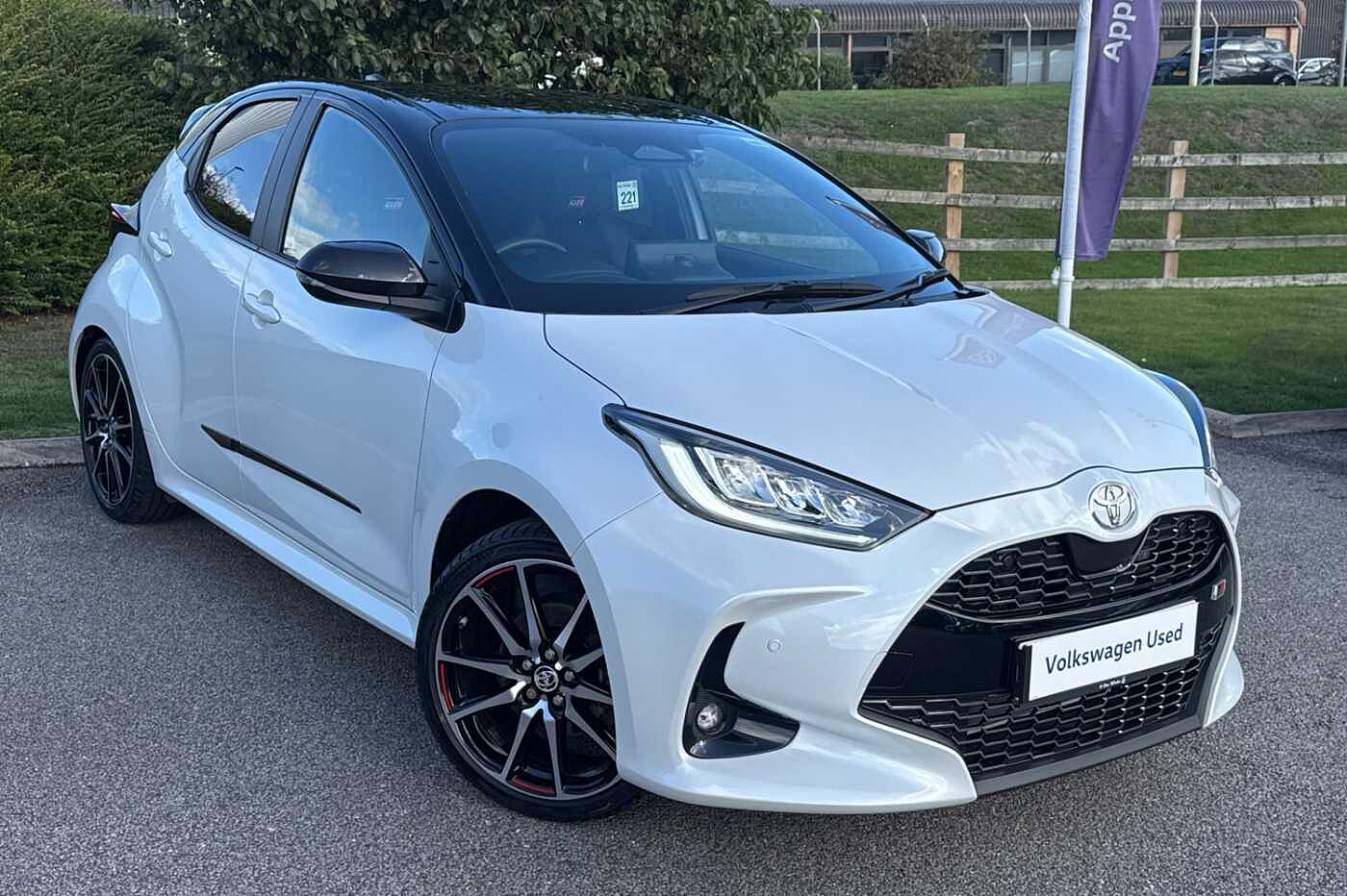 Main listing image - Toyota Yaris