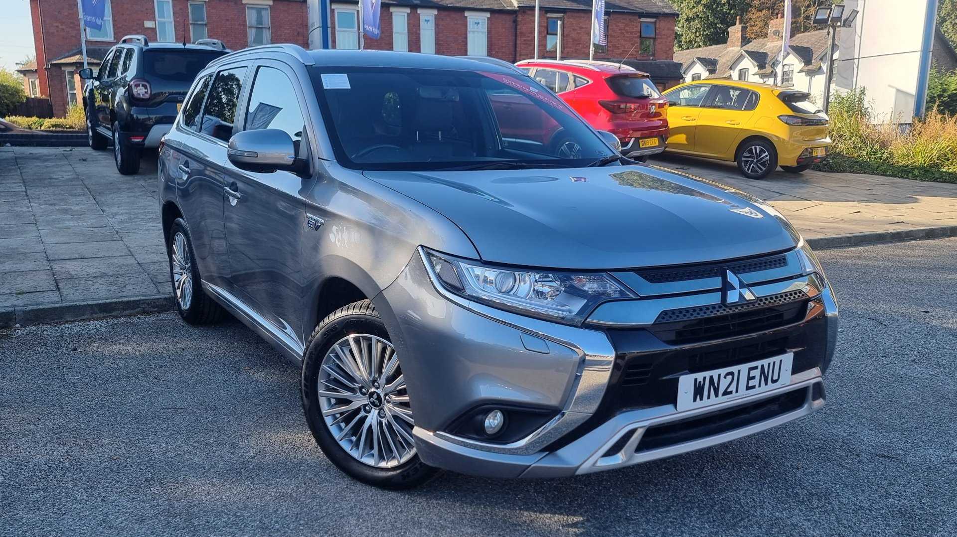 Main listing image - Mitsubishi Outlander