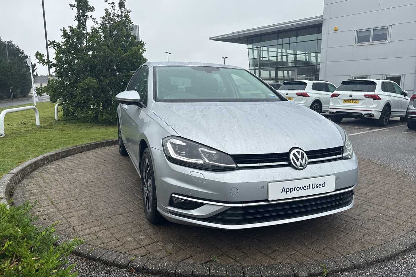 Main listing image - Volkswagen Golf