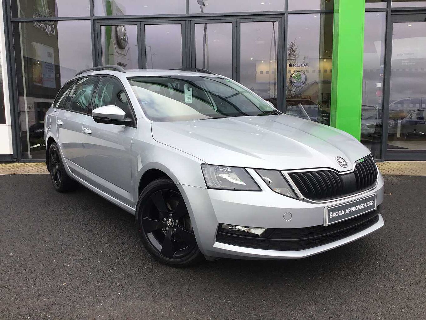 Main listing image - Skoda Octavia Estate