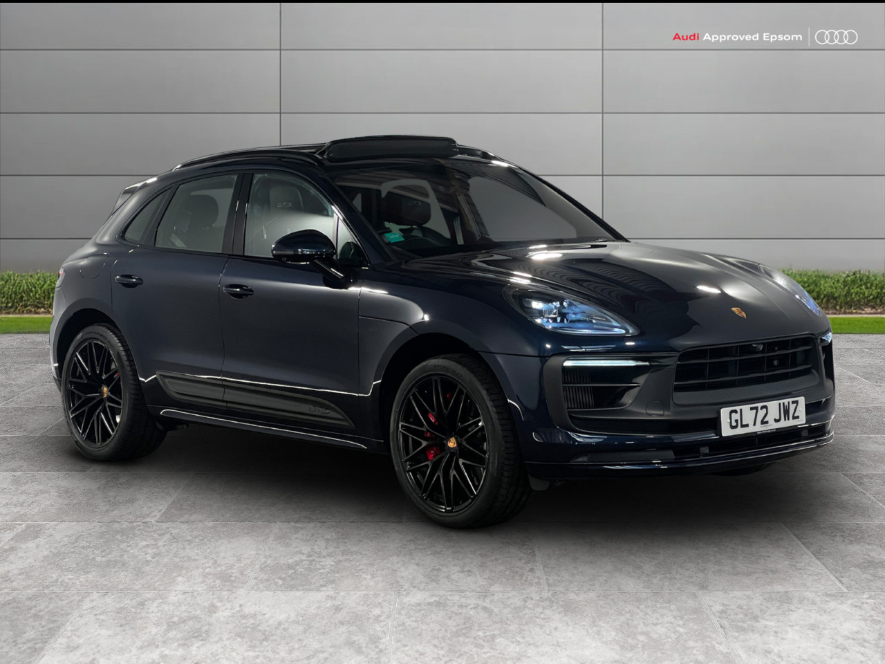 Main listing image - Porsche Macan