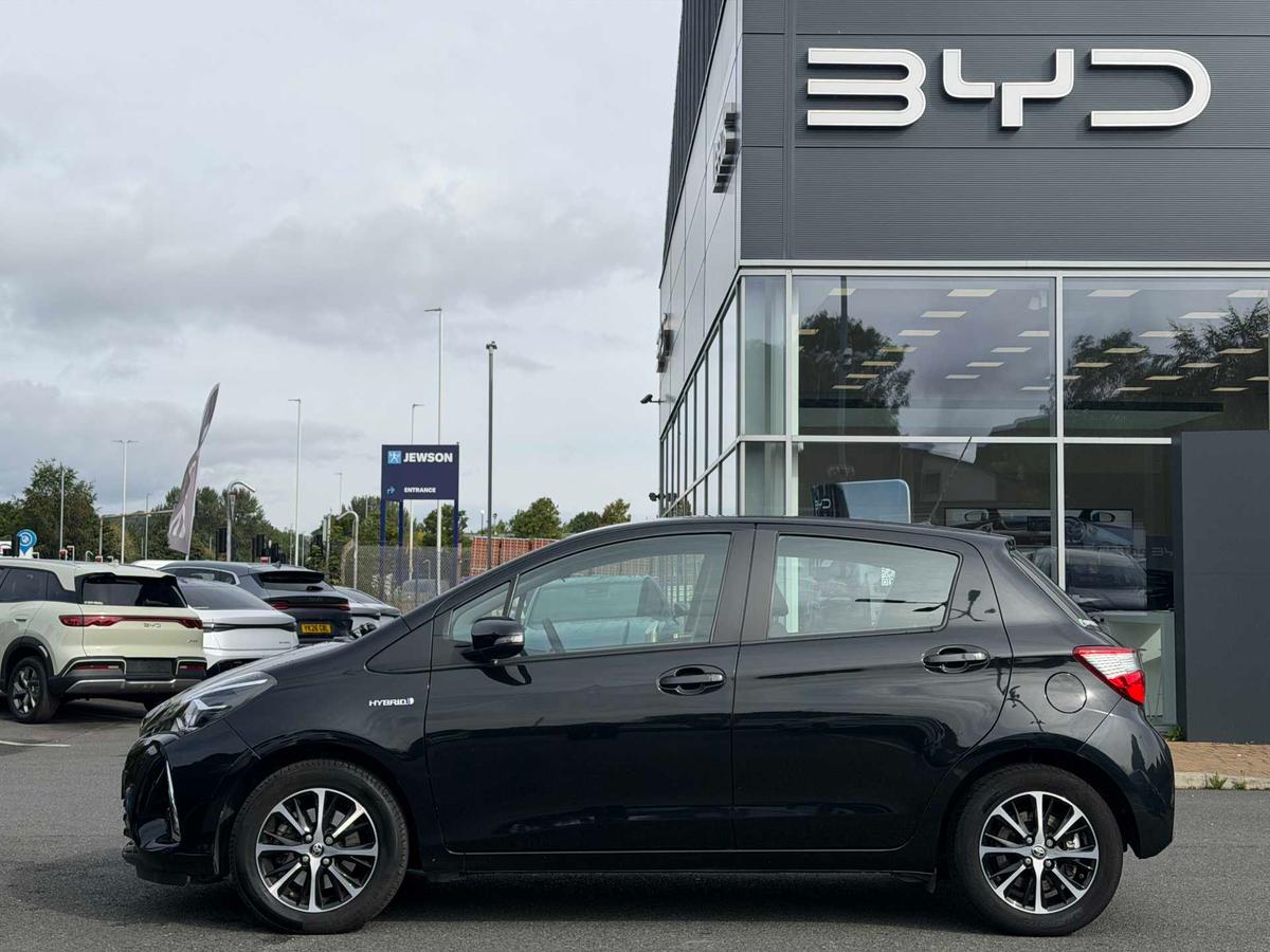 Main listing image - Toyota Yaris