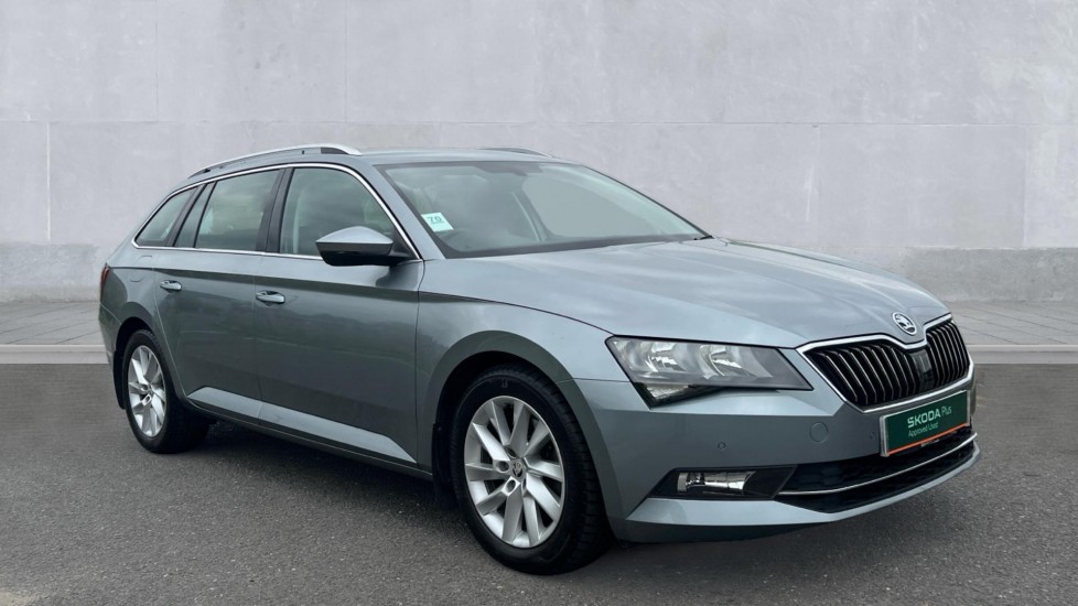 Main listing image - Skoda Superb Estate