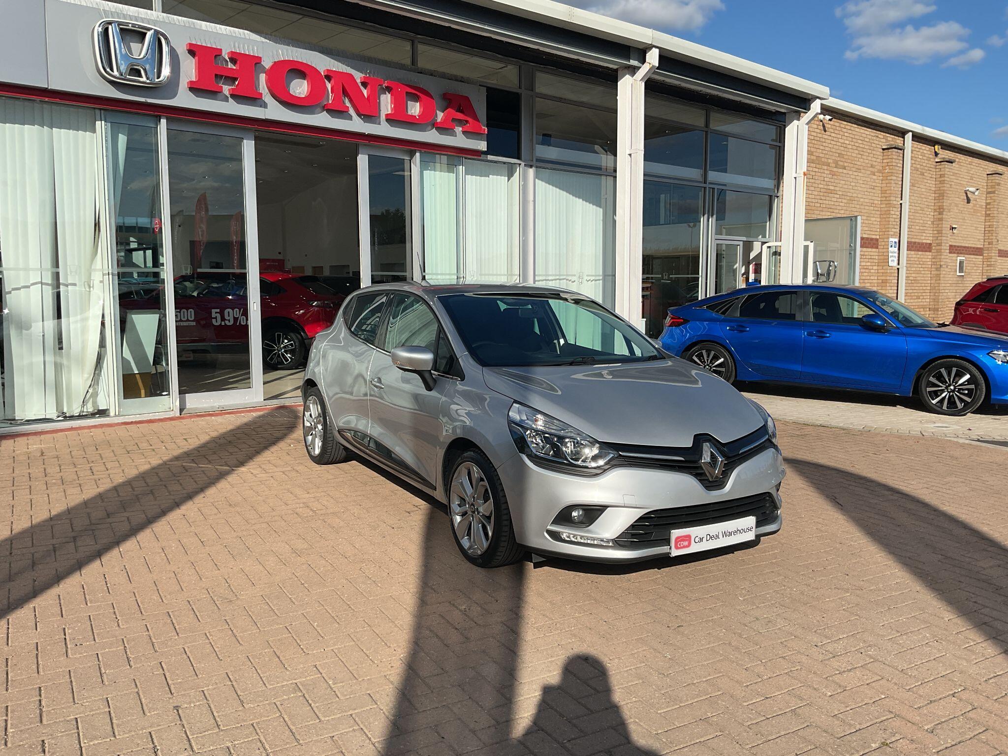 Main listing image - Renault Clio