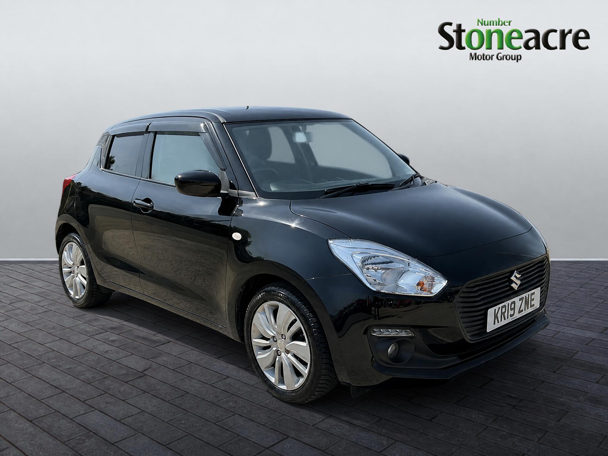 Main listing image - Suzuki Swift