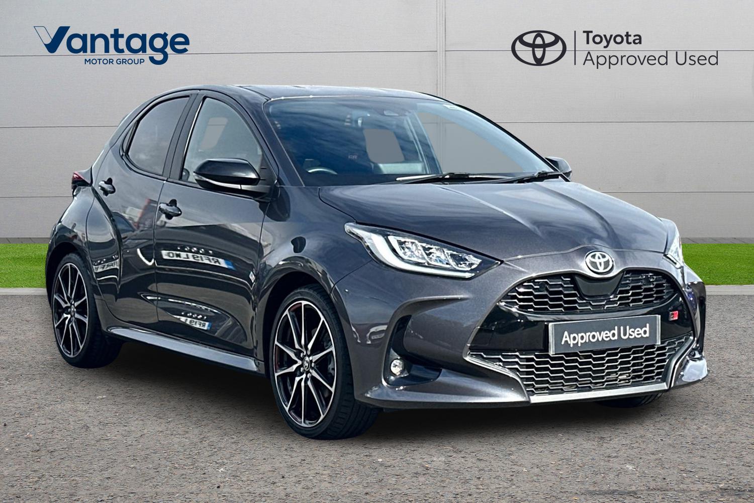 Main listing image - Toyota Yaris