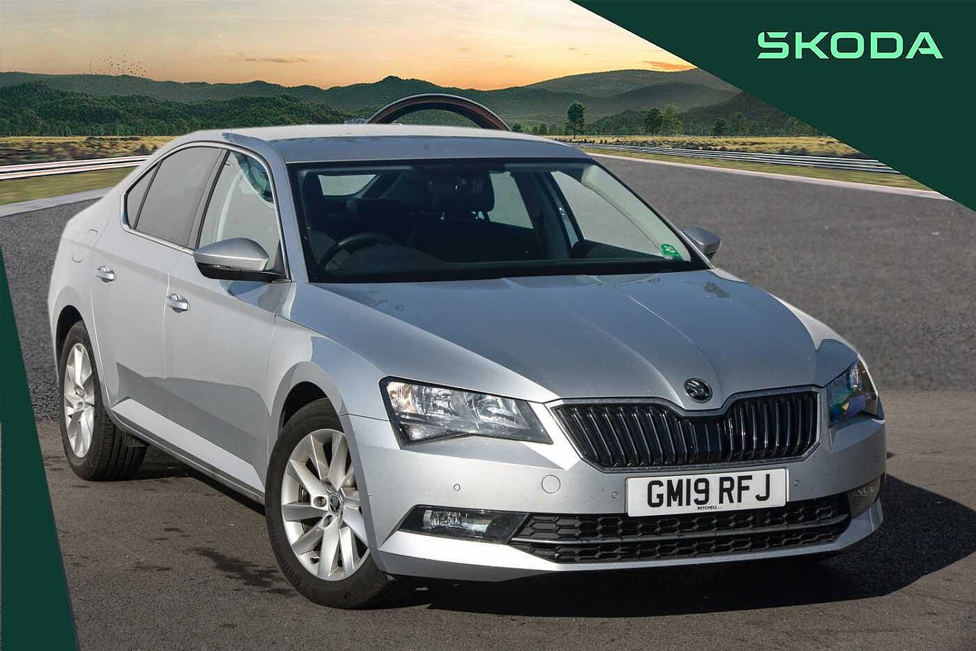 Main listing image - Skoda Superb