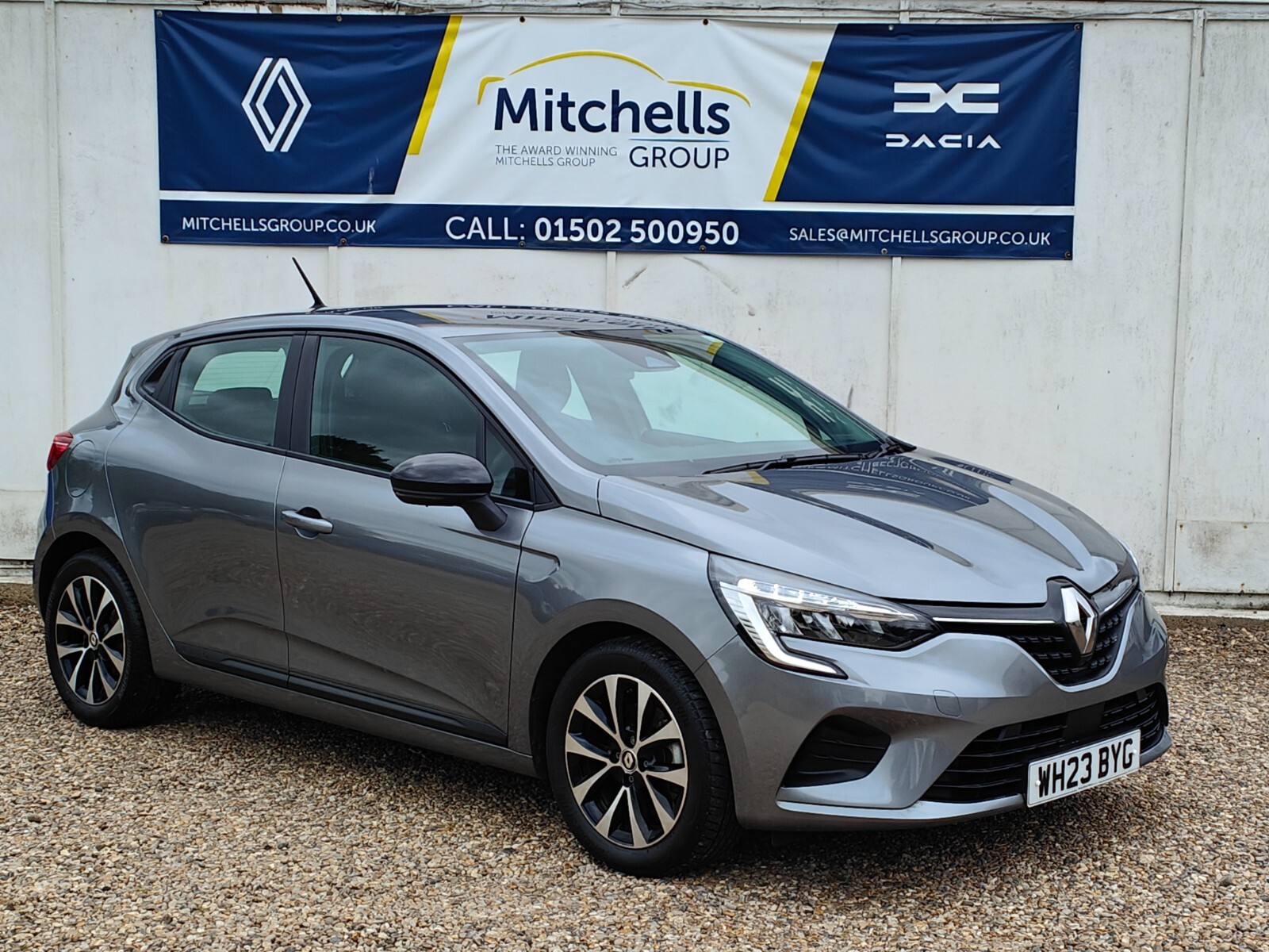 Main listing image - Renault Clio