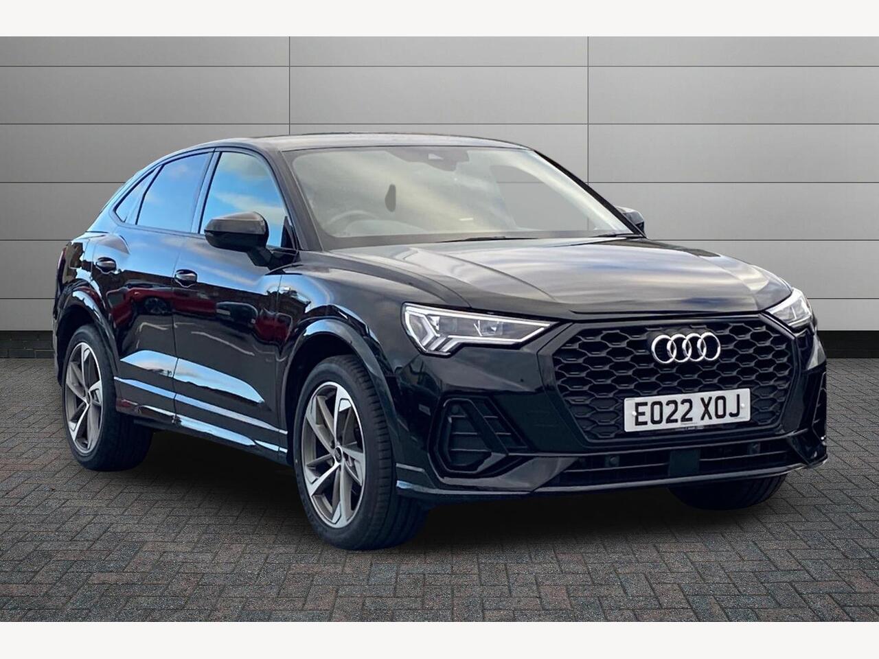 Main listing image - Audi Q3