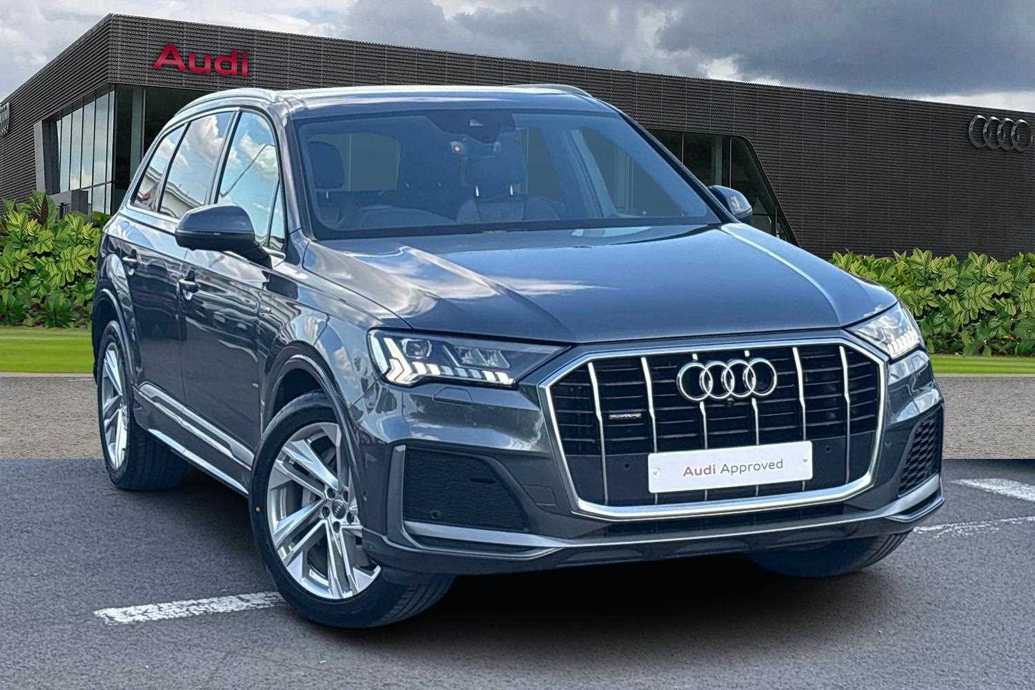 Main listing image - Audi Q7