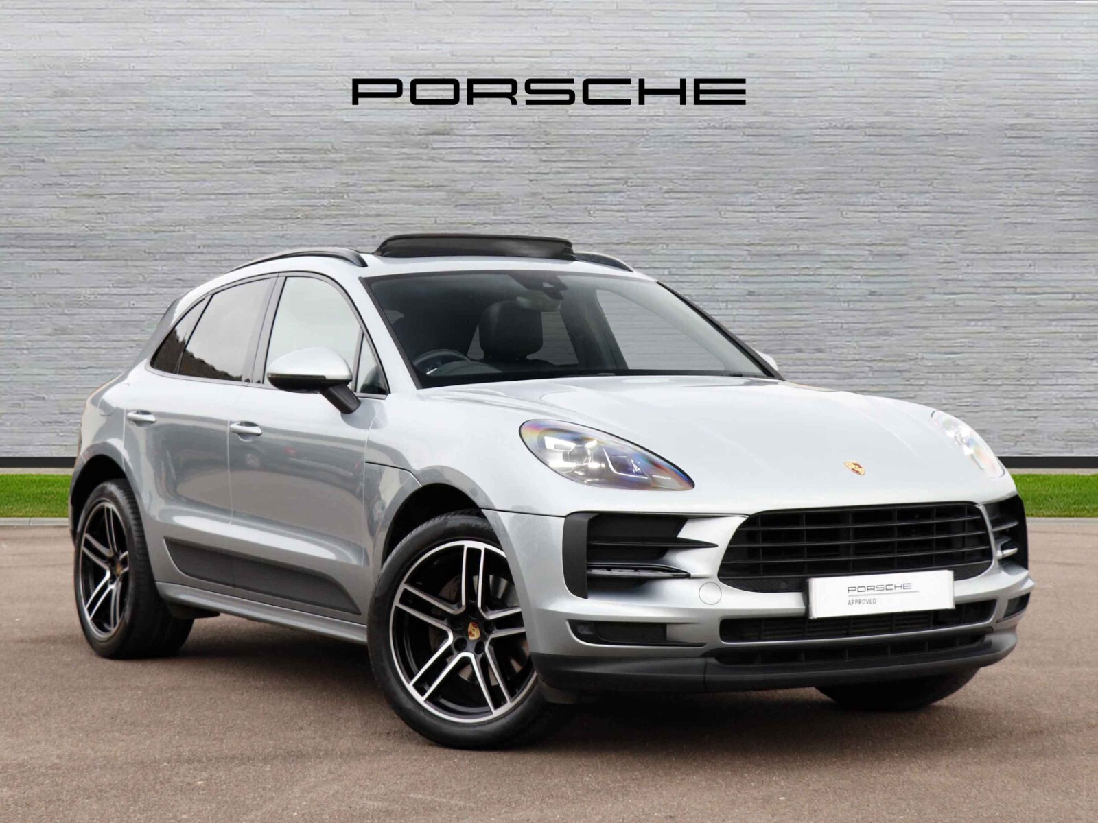 Main listing image - Porsche Macan