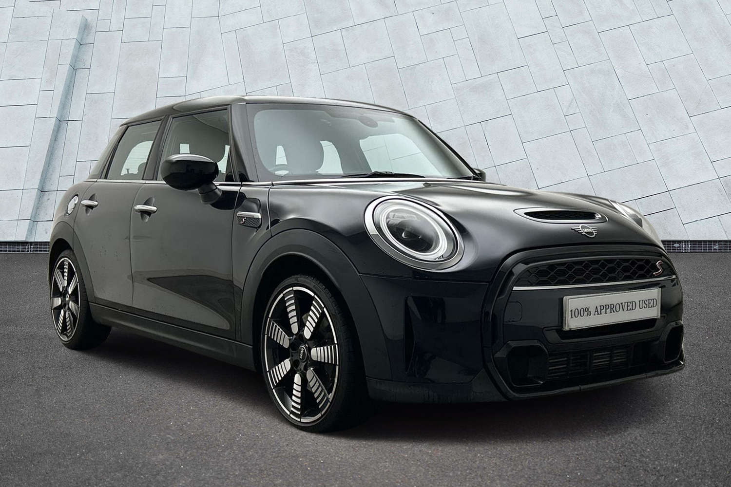 Main listing image - MINI Hatchback 5dr