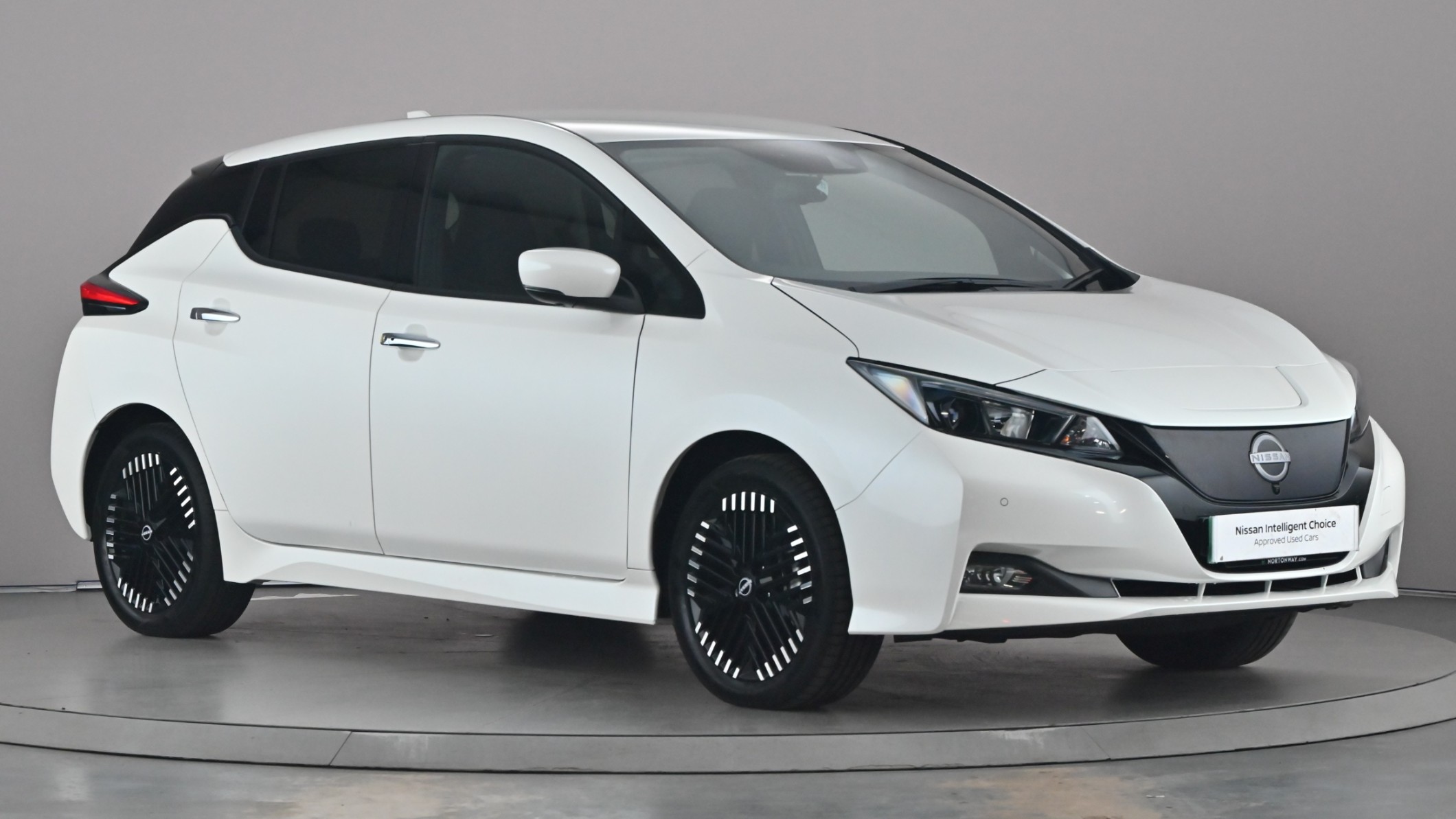 Main listing image - Nissan Leaf