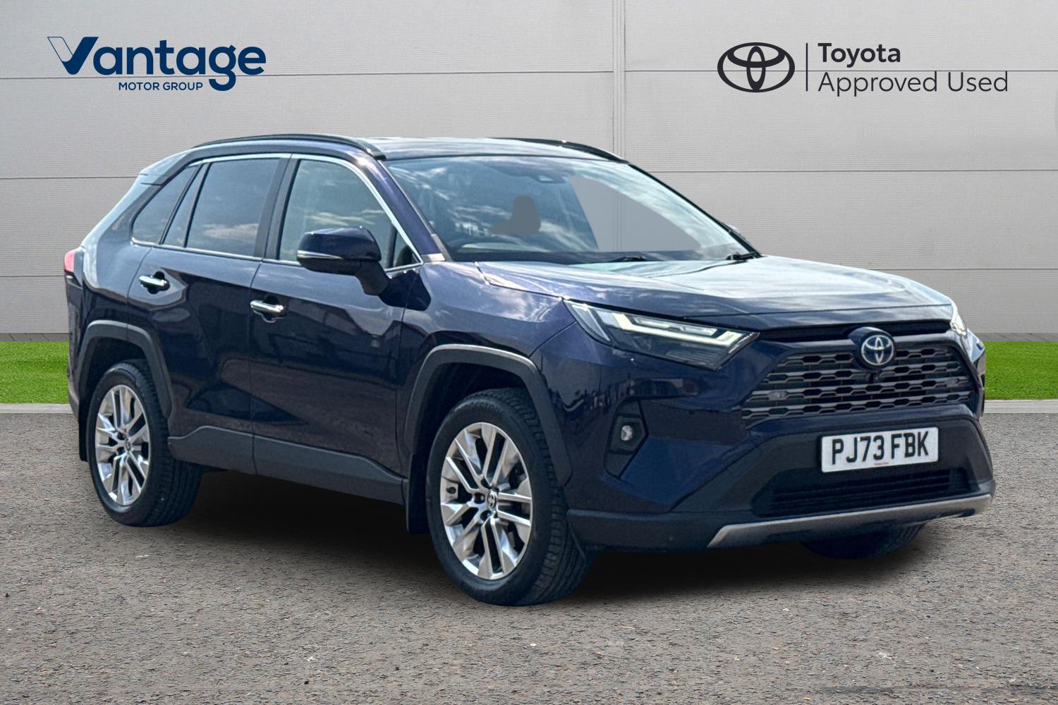 Main listing image - Toyota RAV4