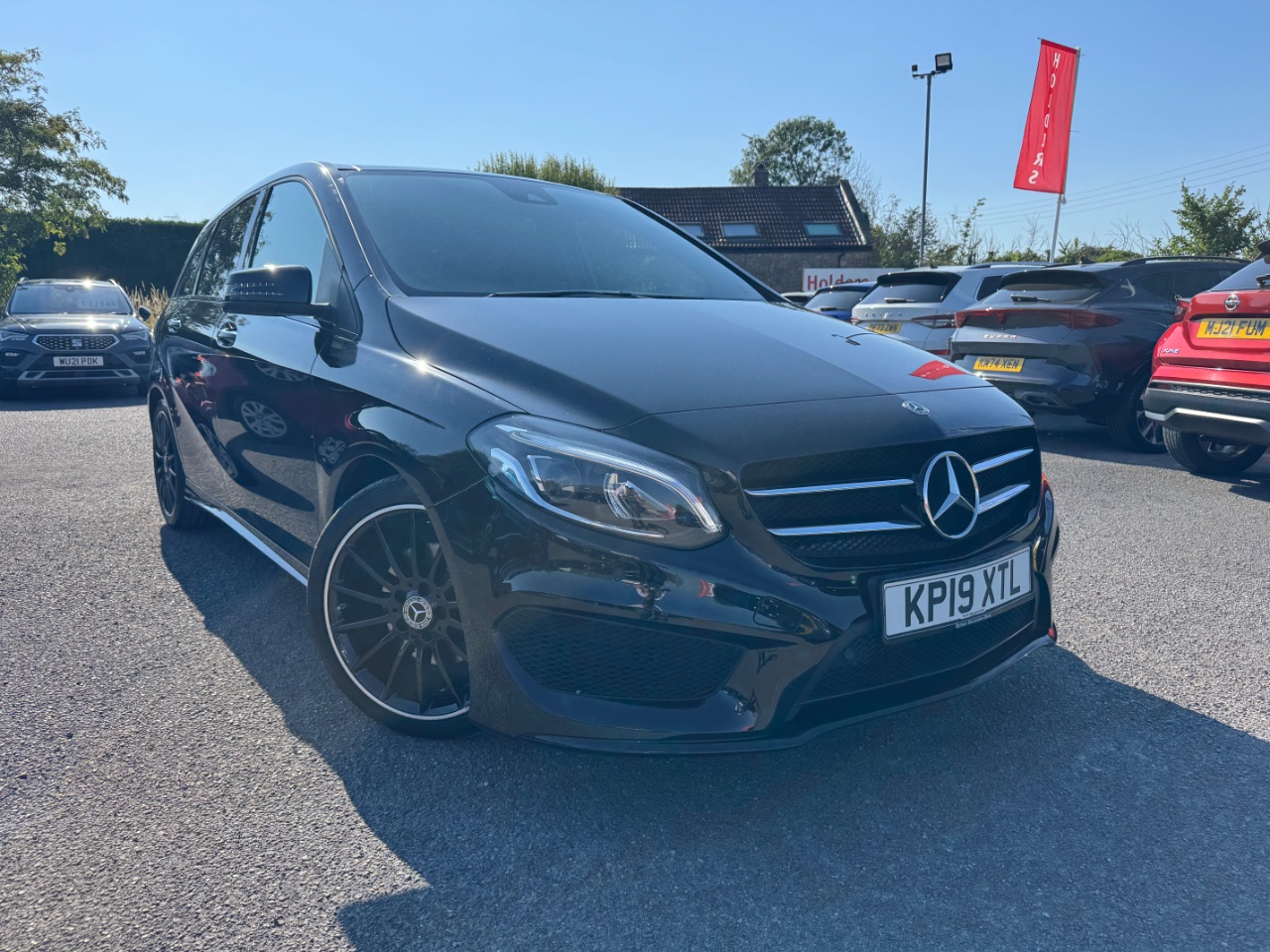 Main listing image - Mercedes-Benz B-Class