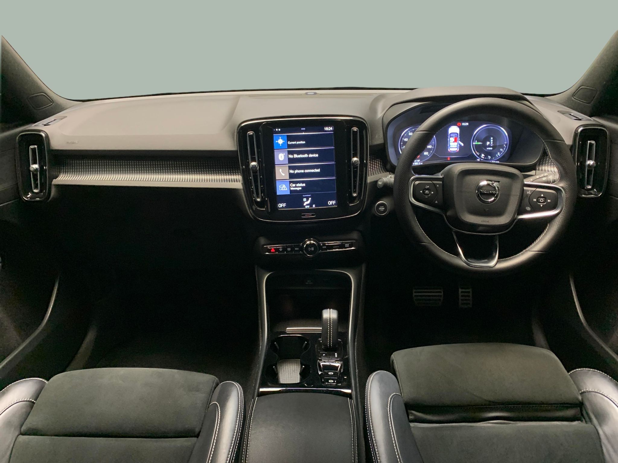 Main listing image - Volvo XC40 Recharge