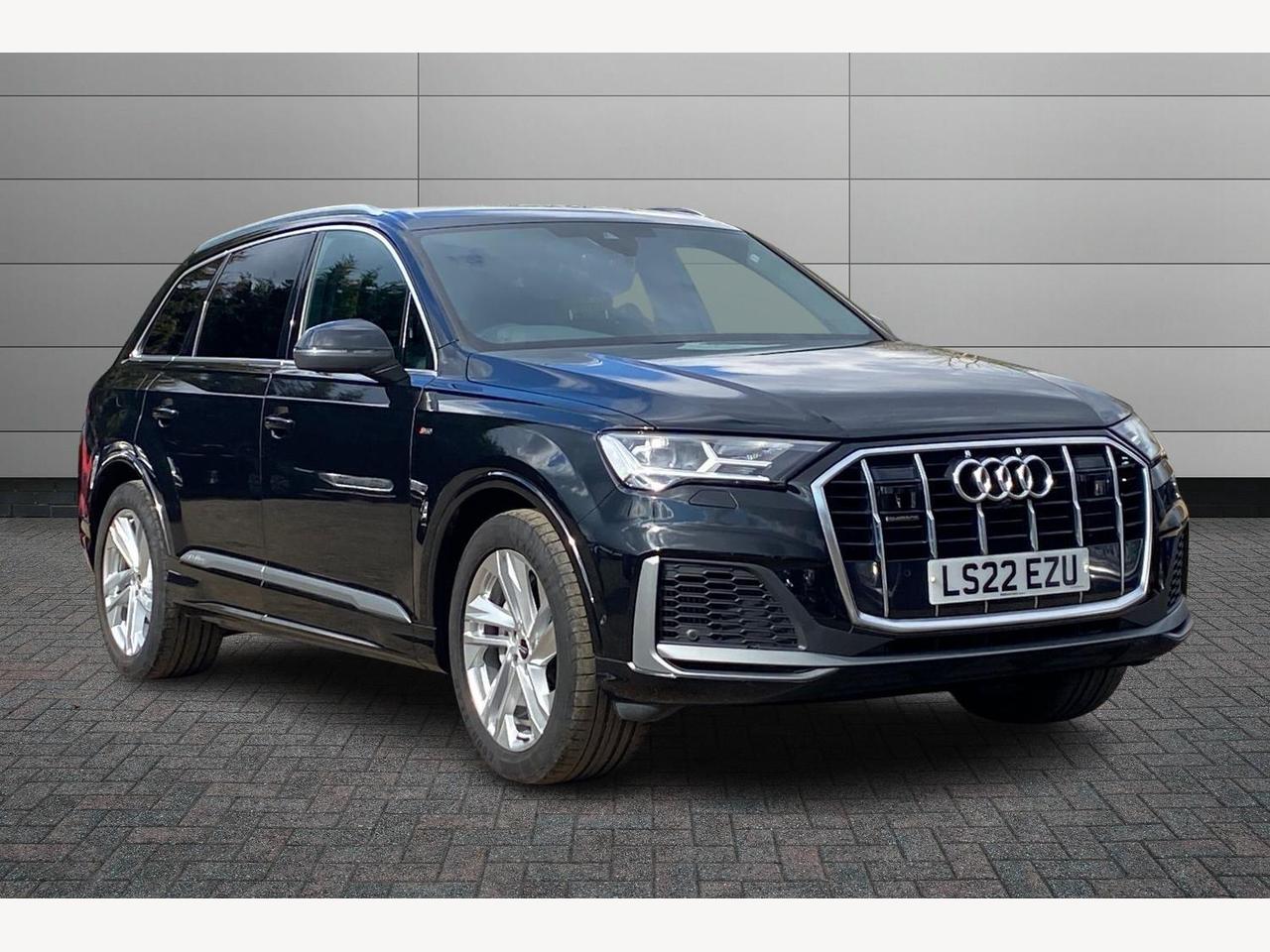 Main listing image - Audi Q7