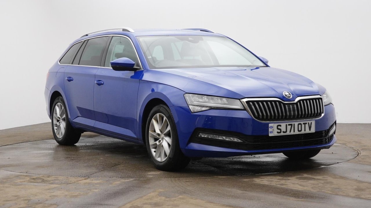 Main listing image - Skoda Superb Estate