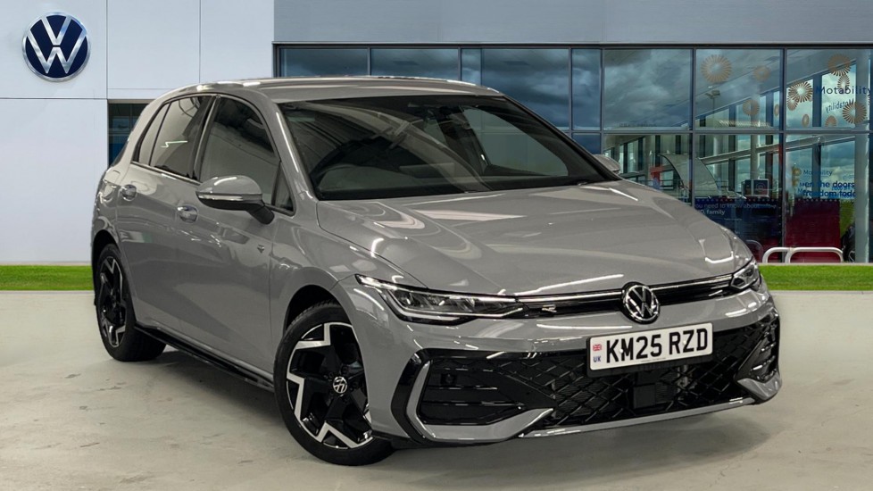 Main listing image - Volkswagen Golf