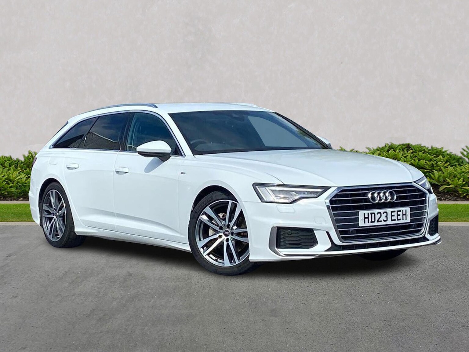 Main listing image - Audi A6