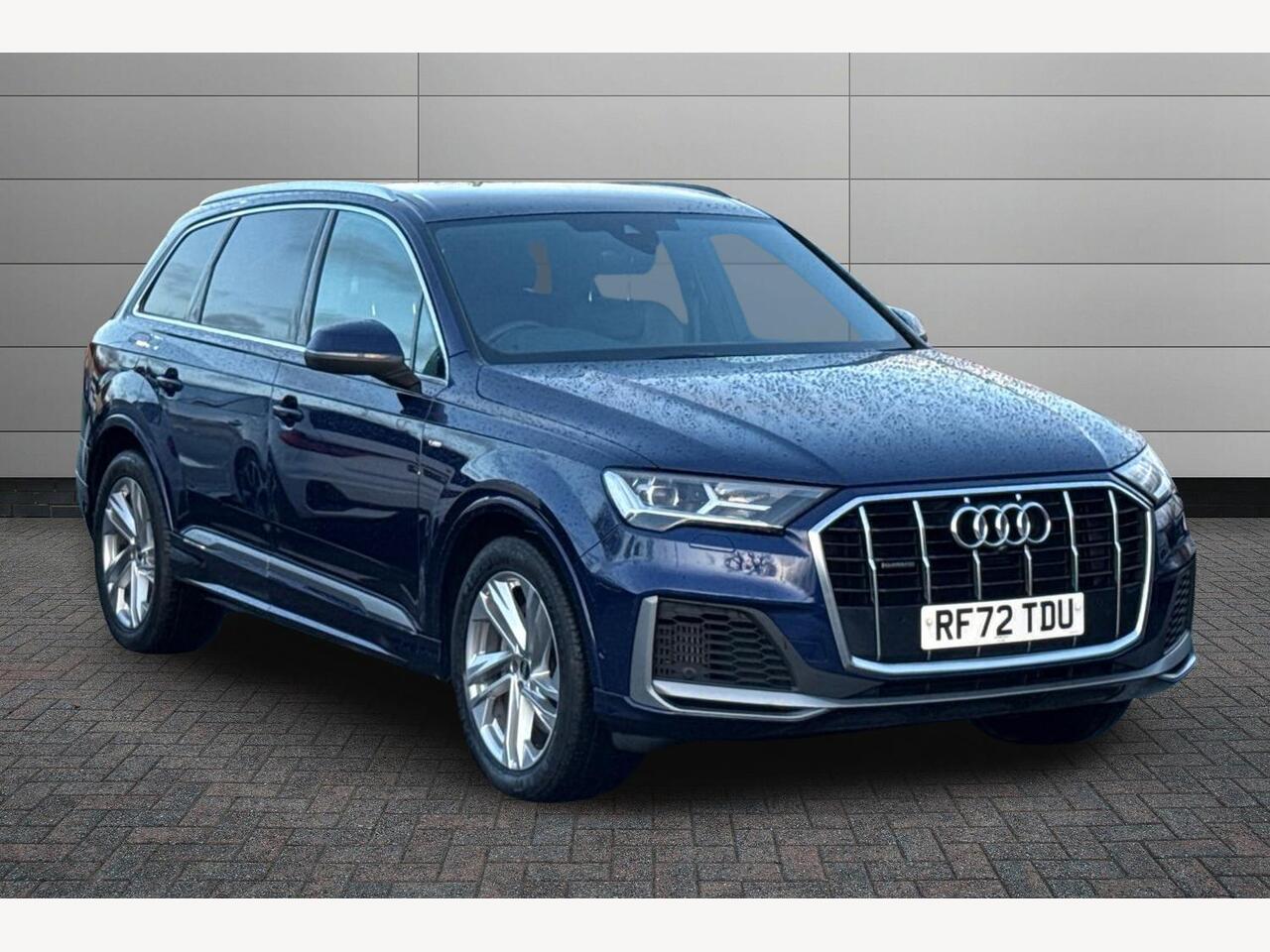 Main listing image - Audi Q7