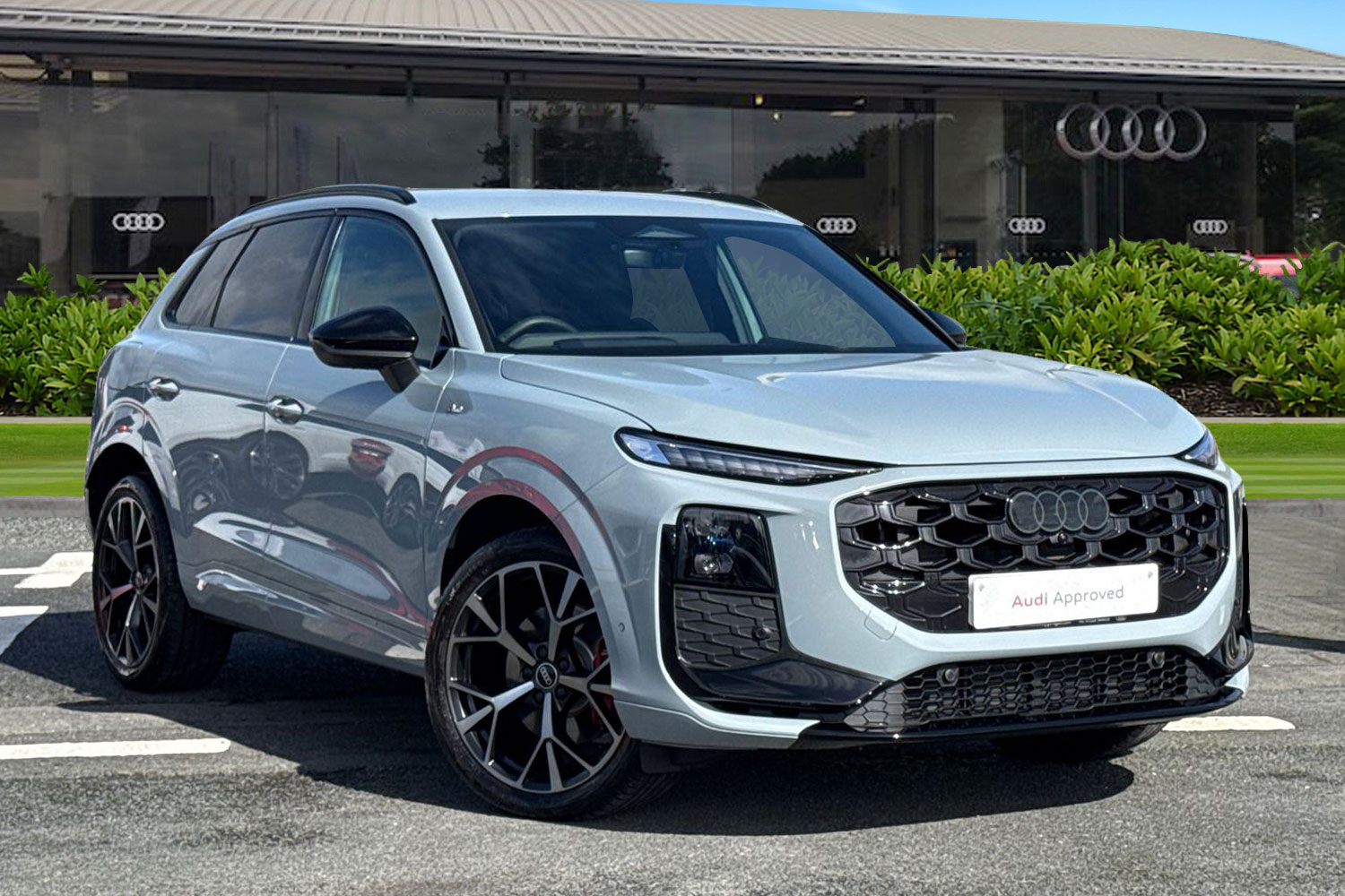 Main listing image - Audi Q3