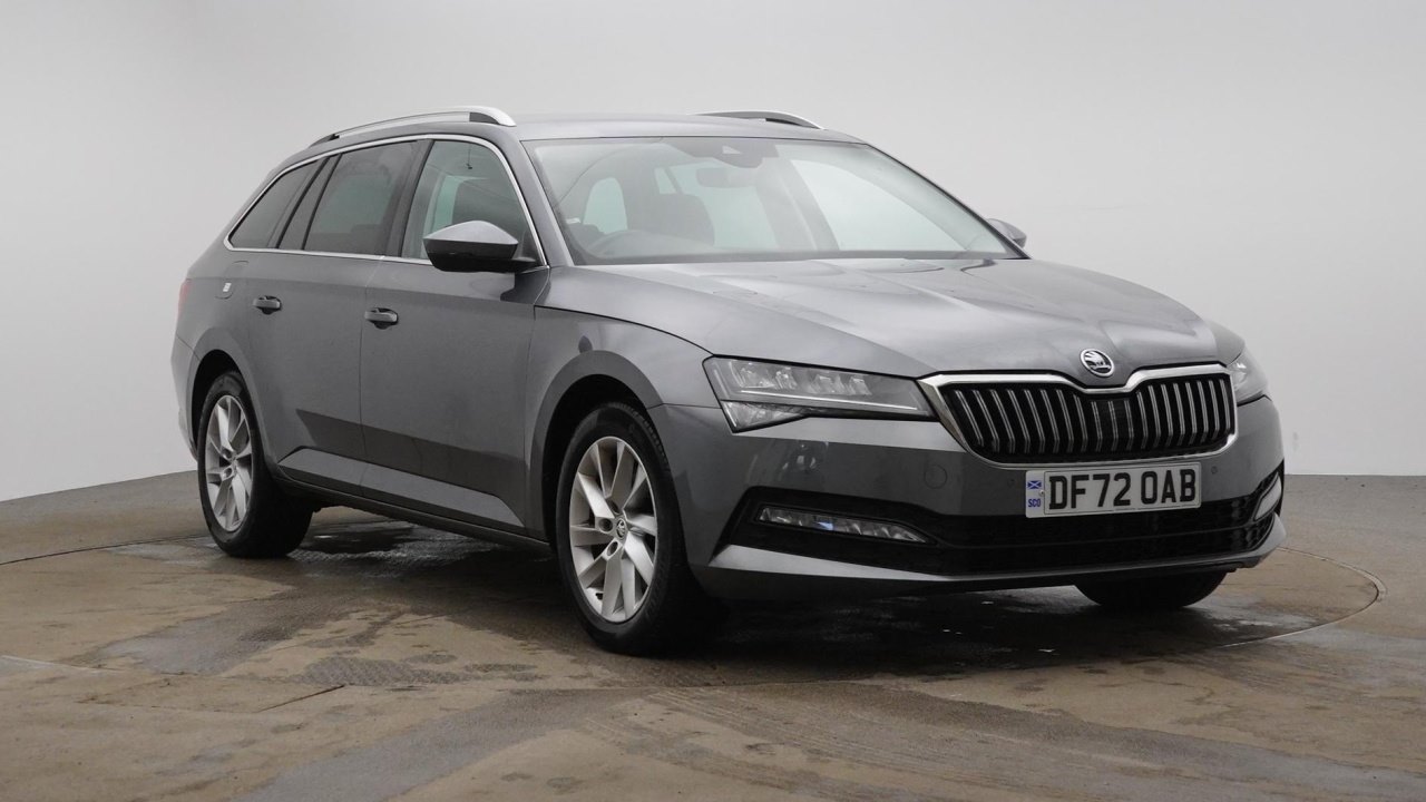 Main listing image - Skoda Superb Estate