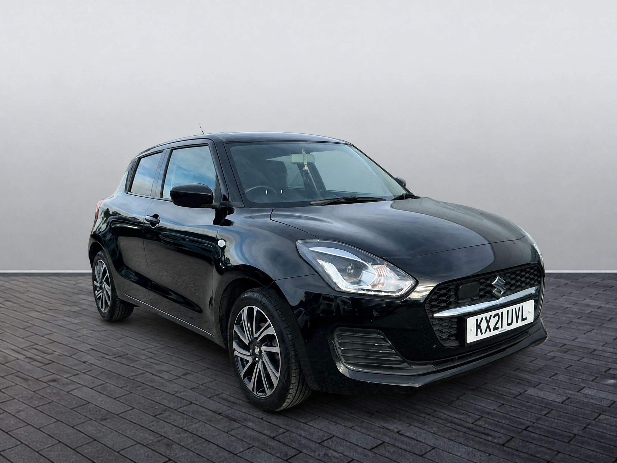 Main listing image - Suzuki Swift