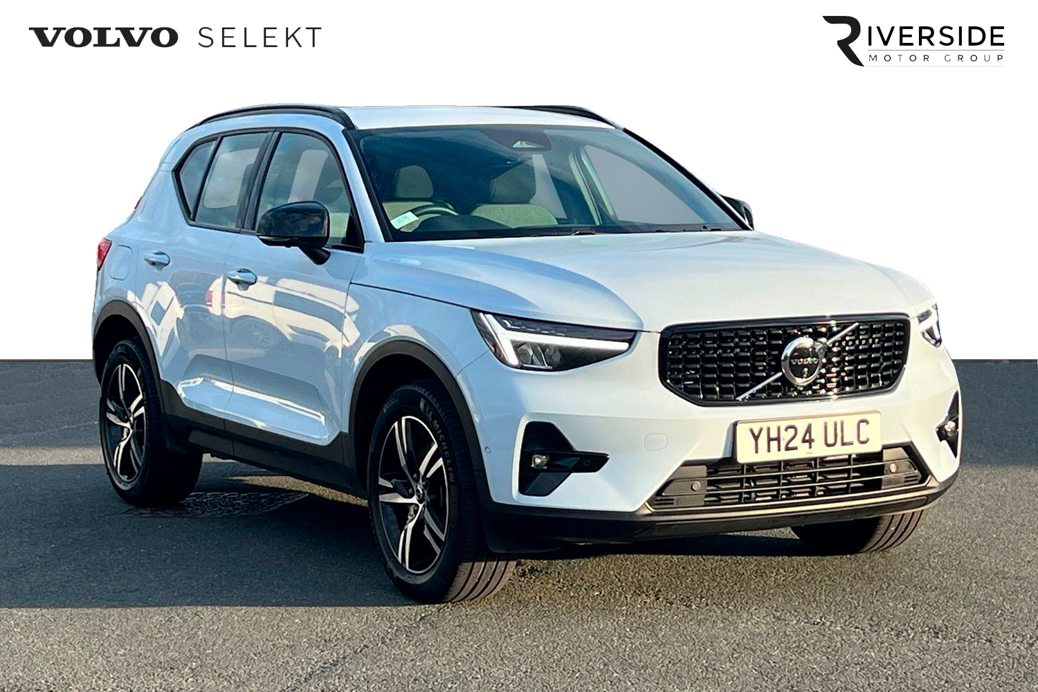 Main listing image - Volvo XC40