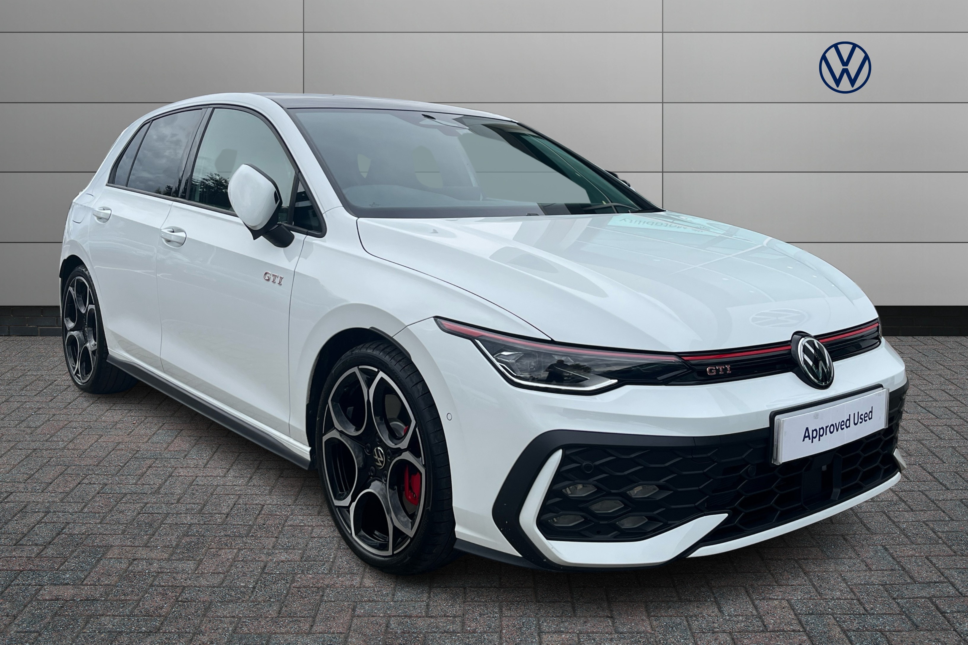 Main listing image - Volkswagen Golf