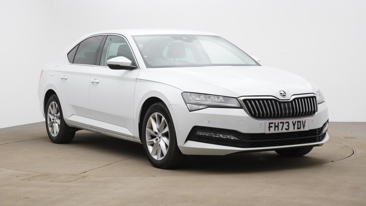 Main listing image - Skoda Superb