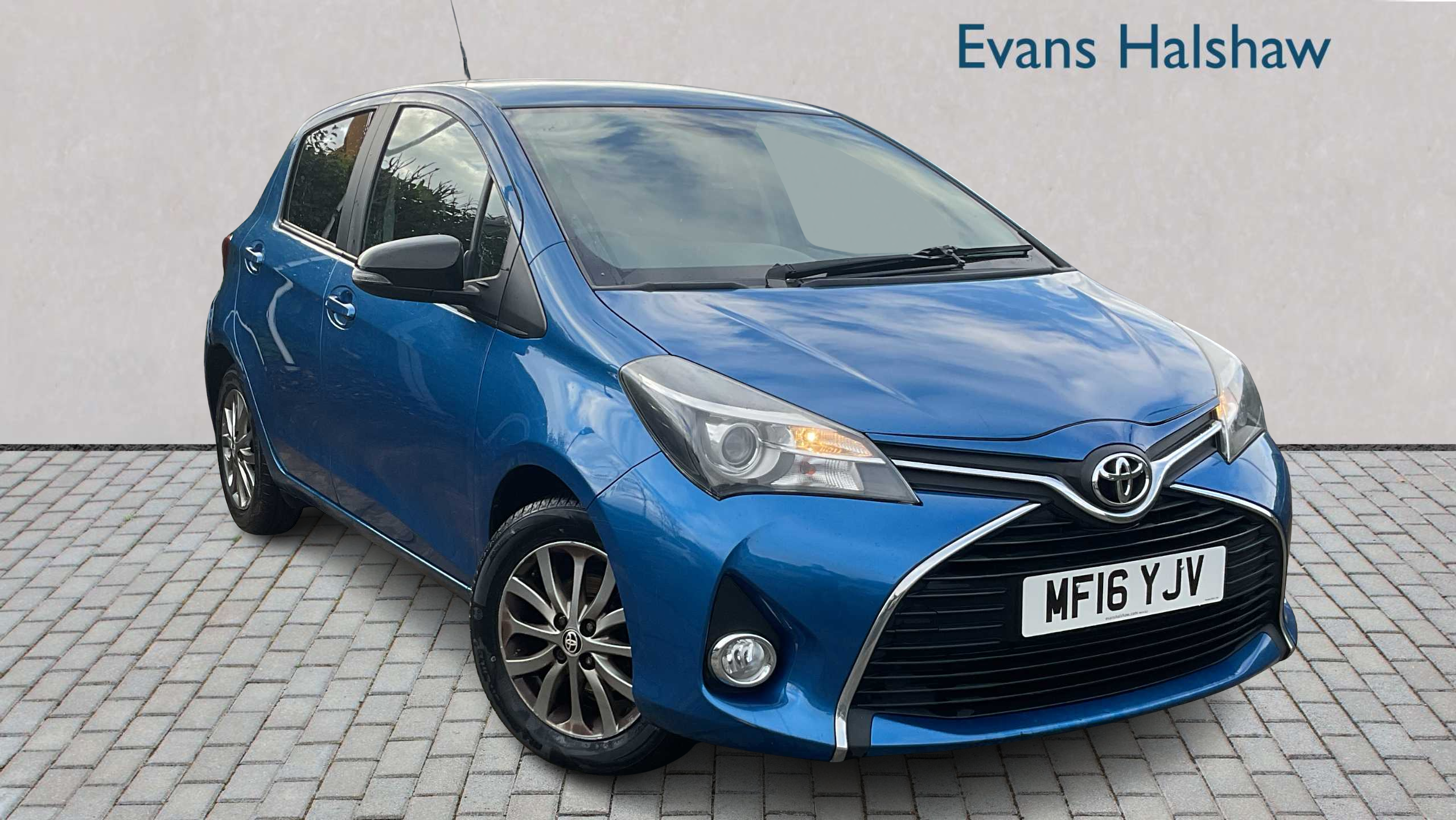 Main listing image - Toyota Yaris