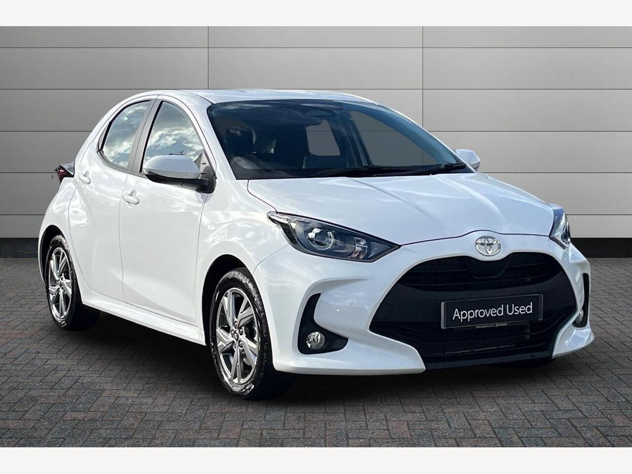 Main listing image - Toyota Yaris