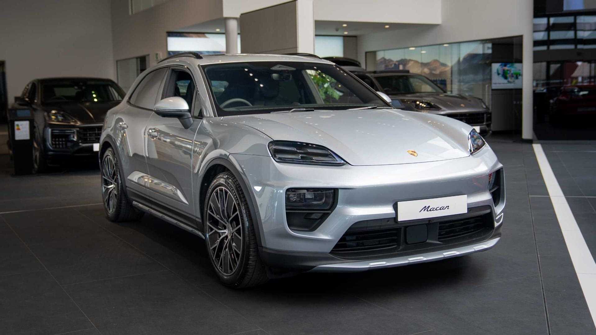 Main listing image - Porsche Macan