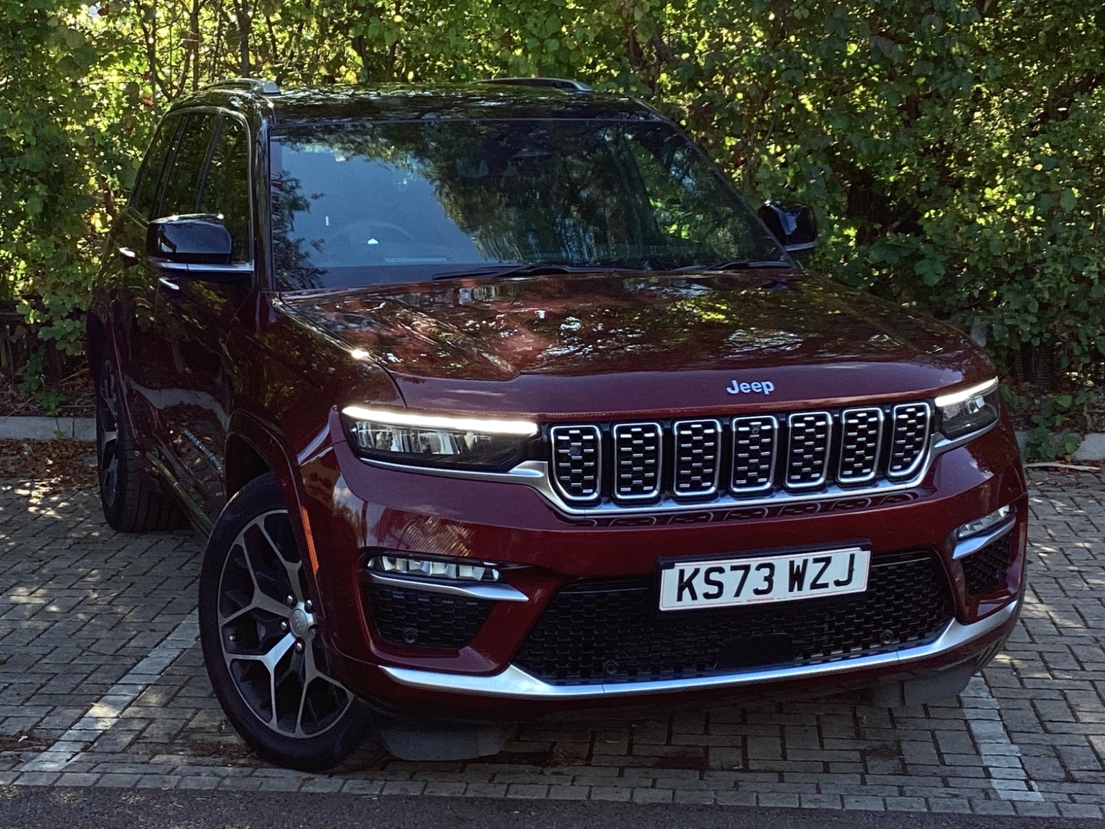 Main listing image - Jeep Grand Cherokee