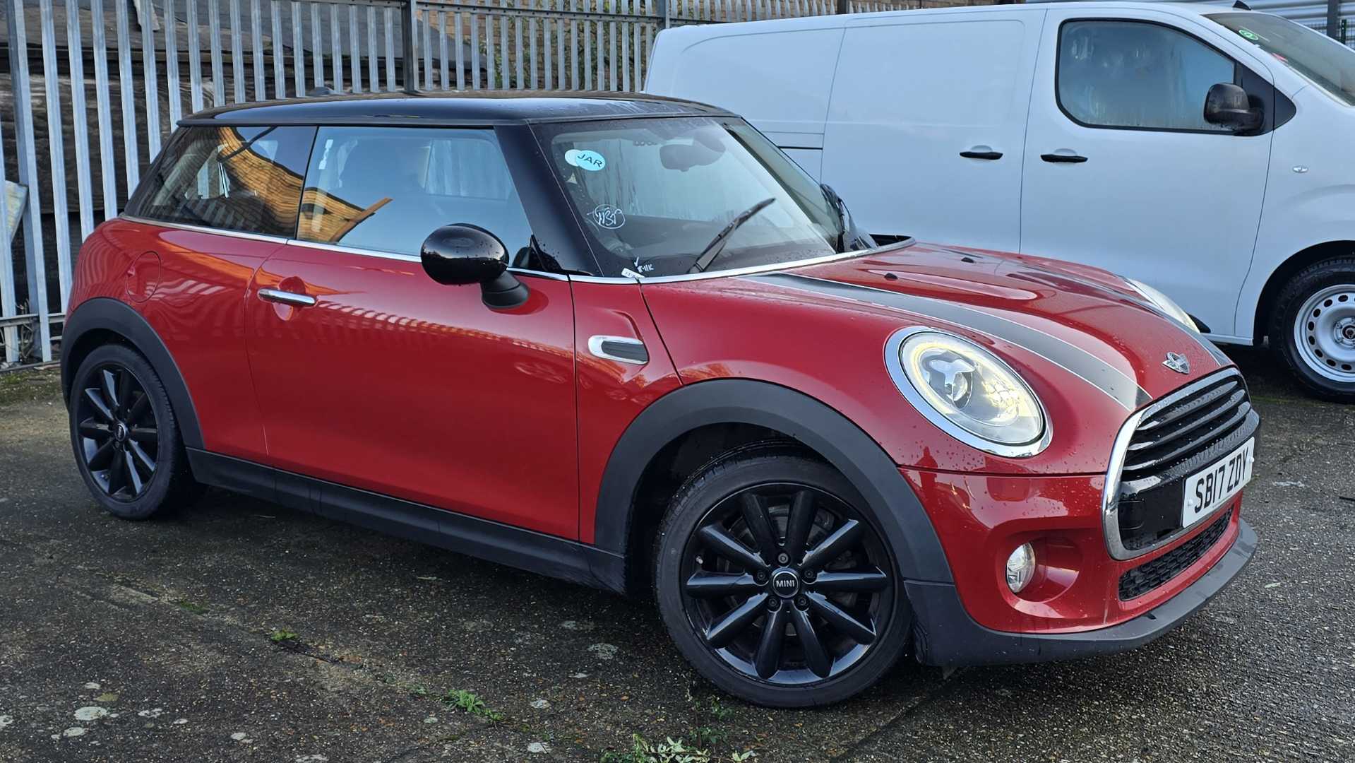 Main listing image - MINI Hatchback