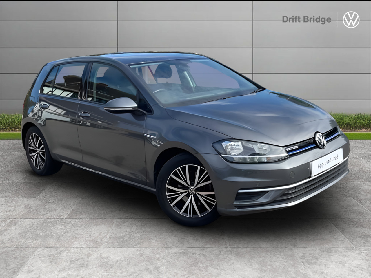 Main listing image - Volkswagen Golf