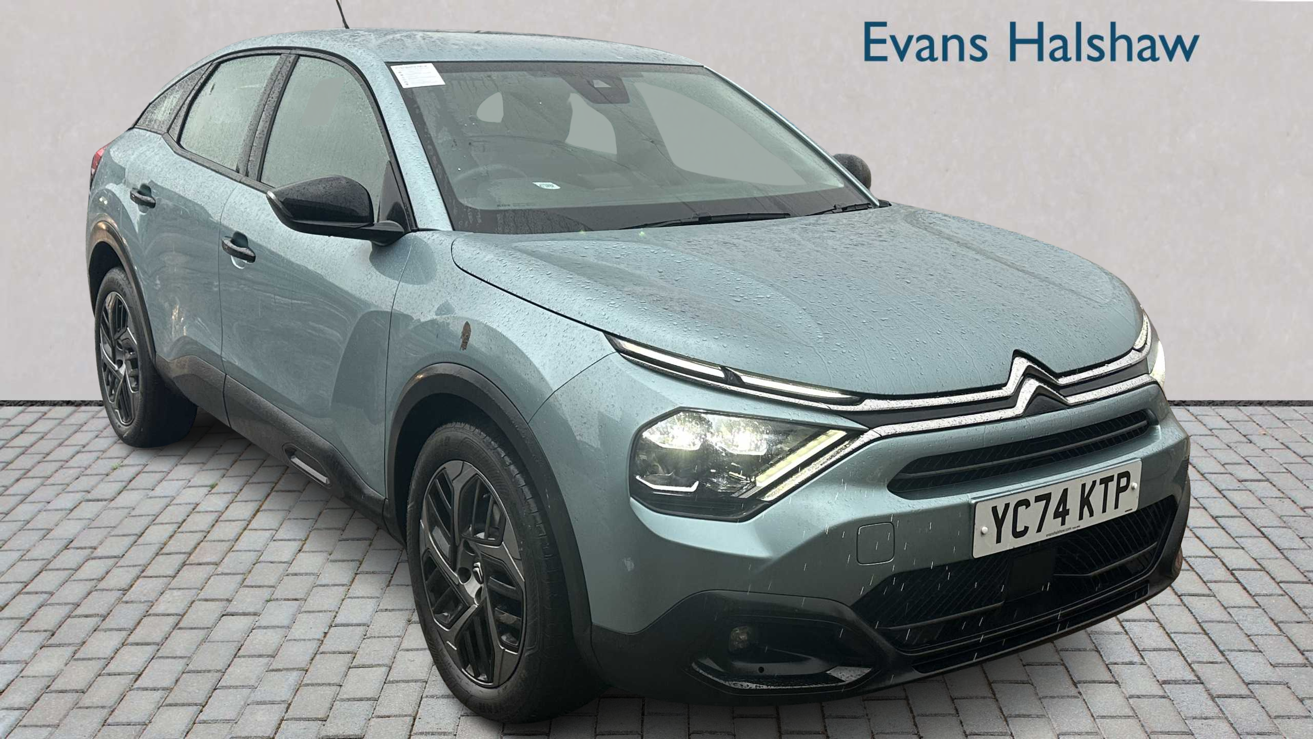 Main listing image - Citroen C4