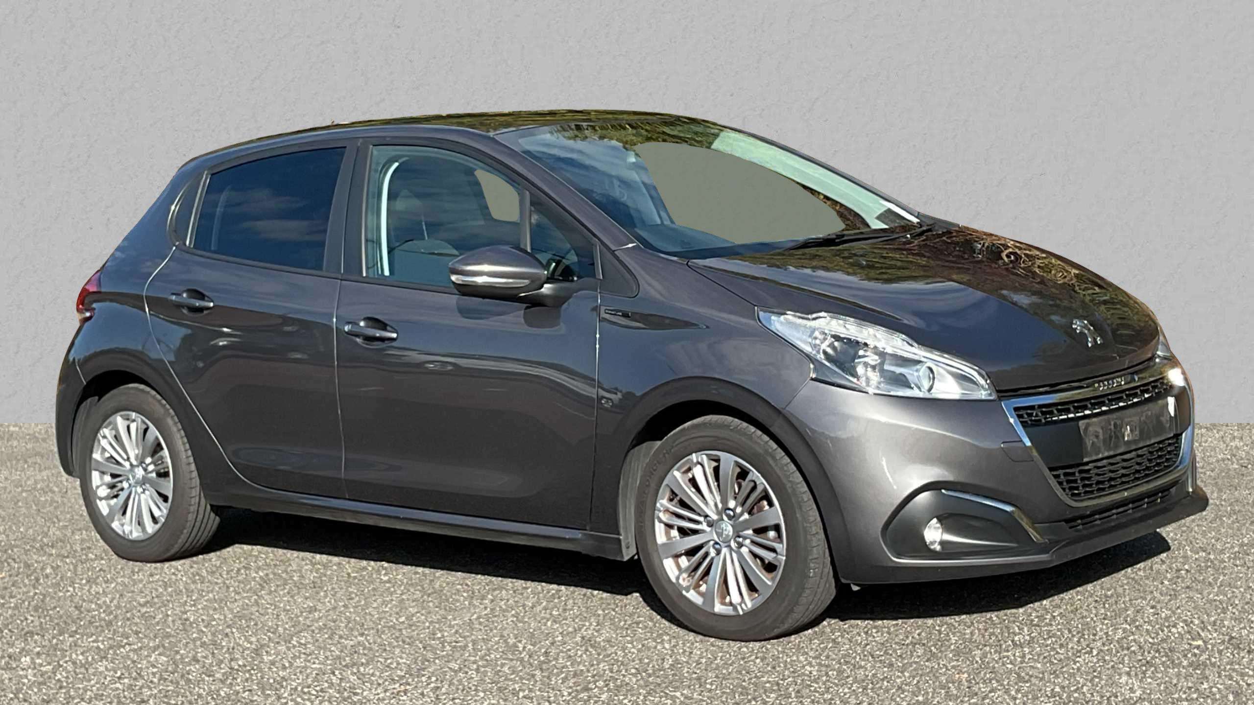 Main listing image - Peugeot 208