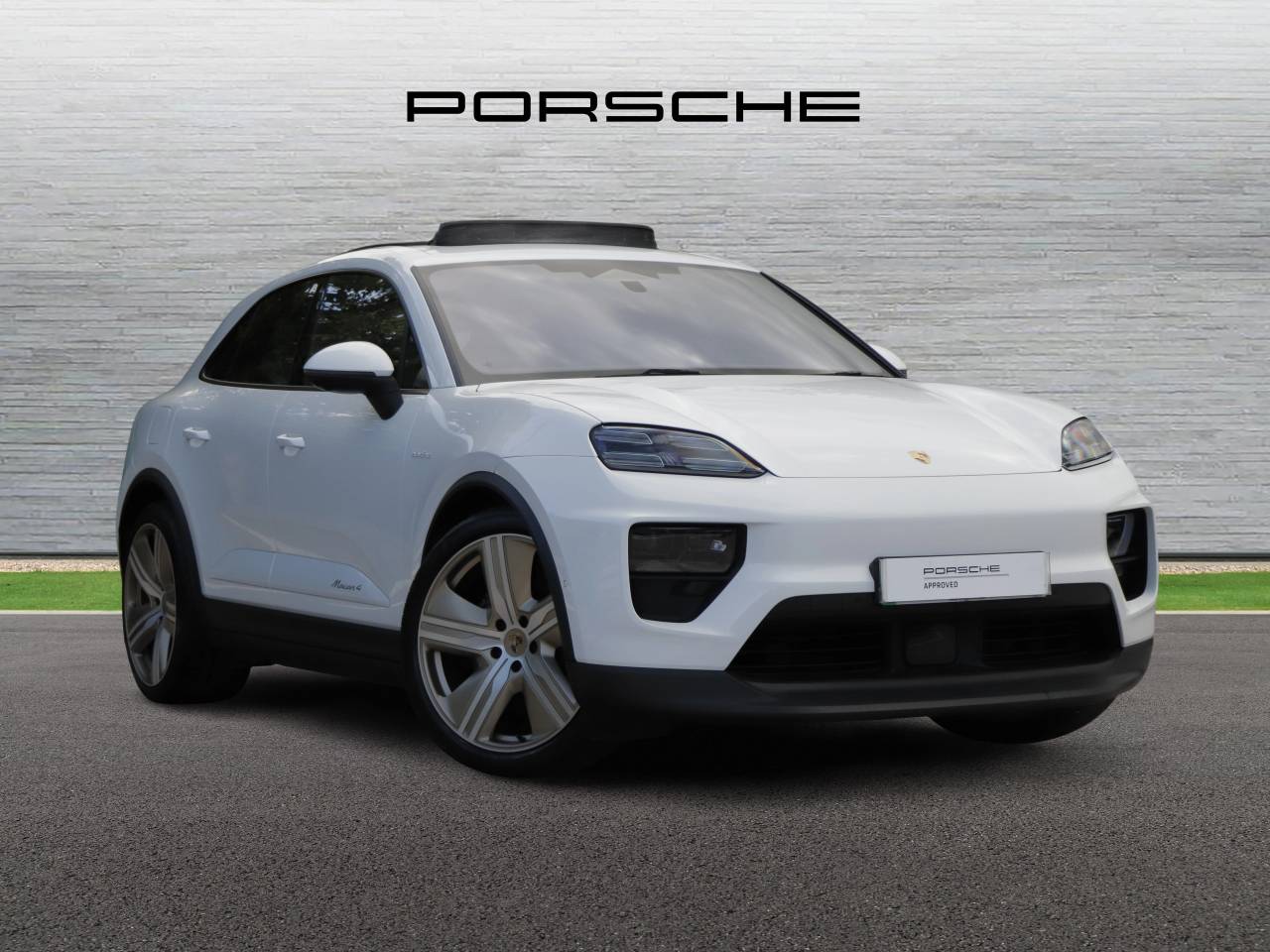 Main listing image - Porsche Macan