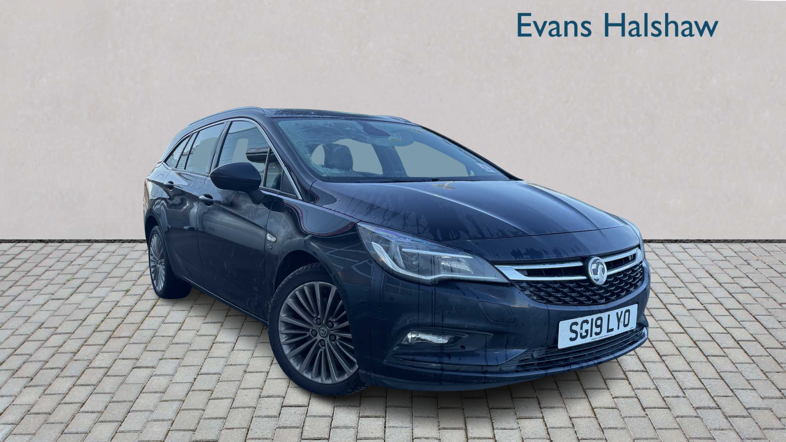 Main listing image - Vauxhall Astra Sports Tourer