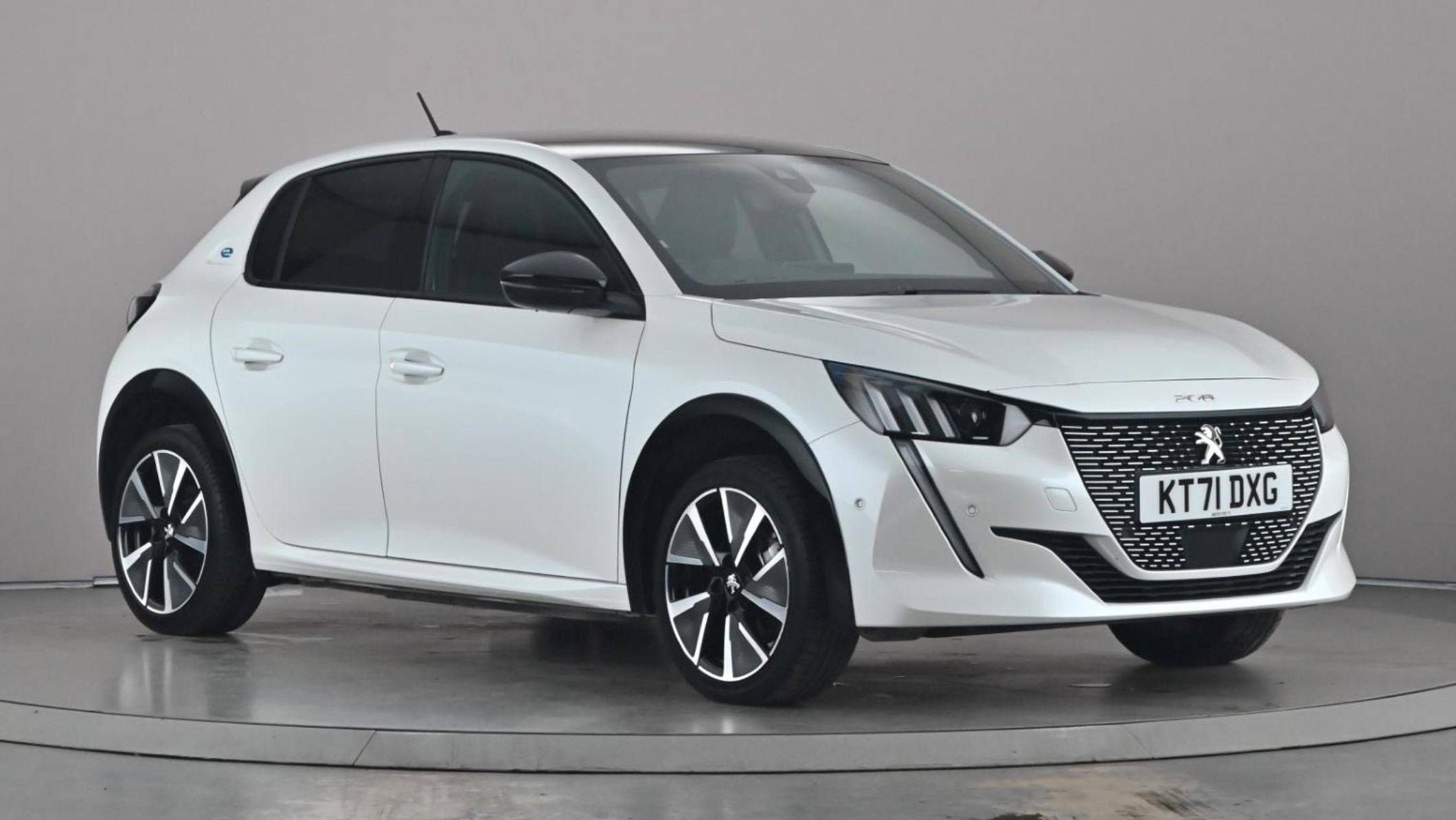 Main listing image - Peugeot e-208