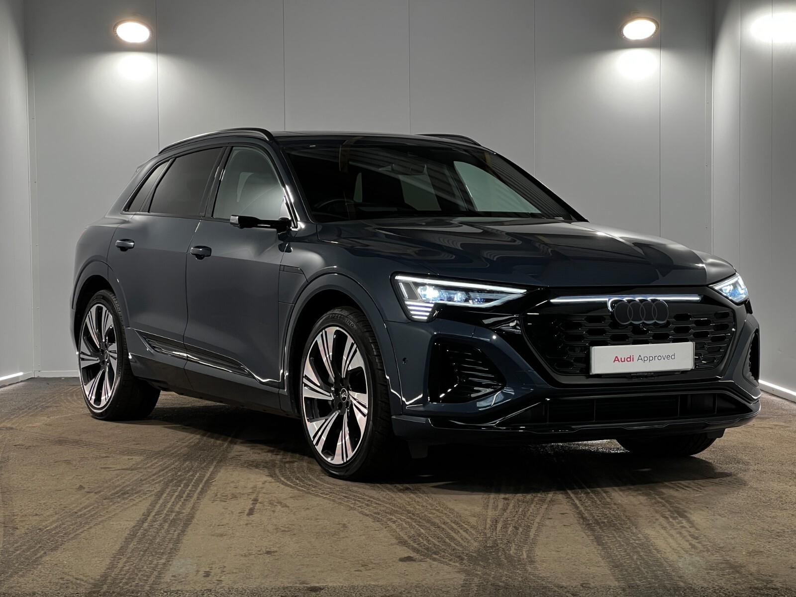 Main listing image - Audi Q8 e-tron