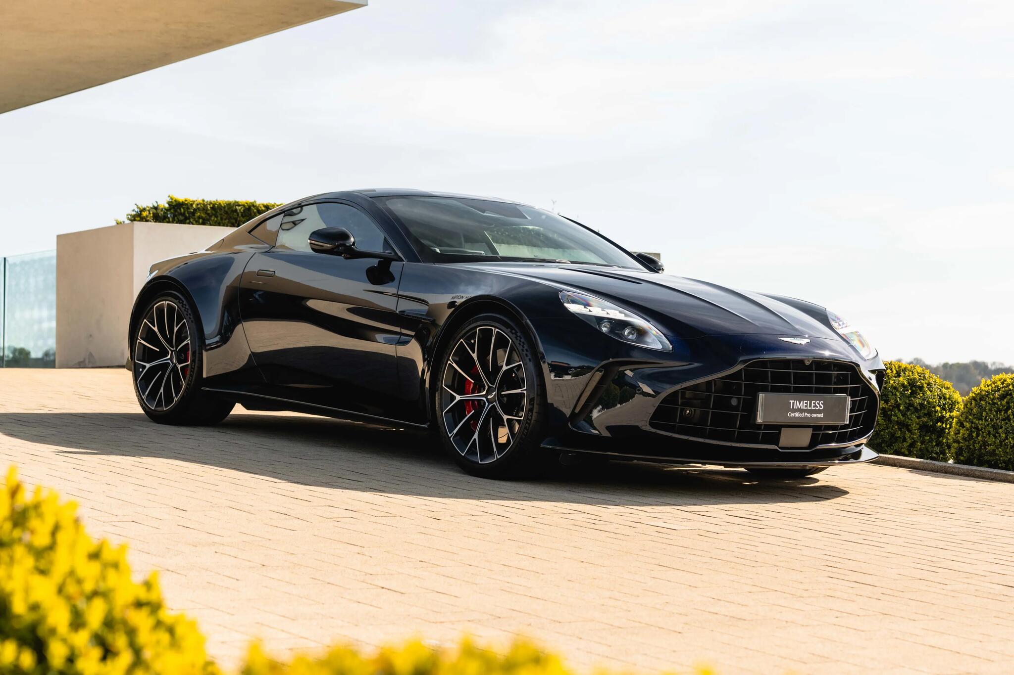 Main listing image - Aston Martin Vantage