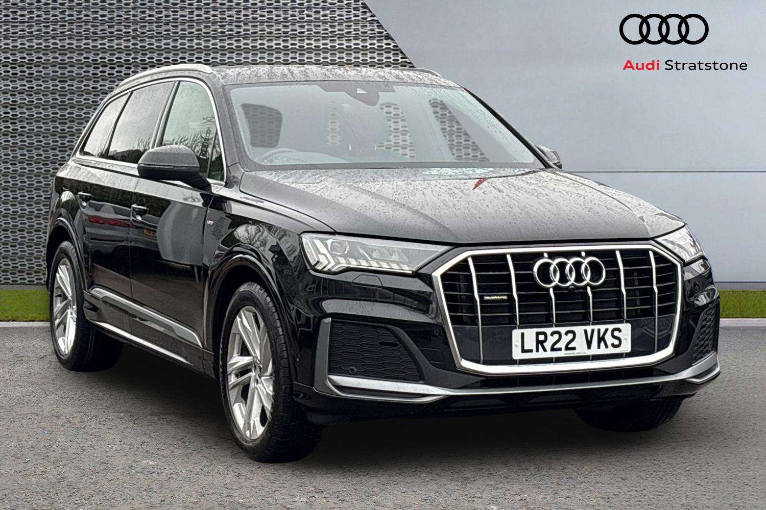 Main listing image - Audi Q7